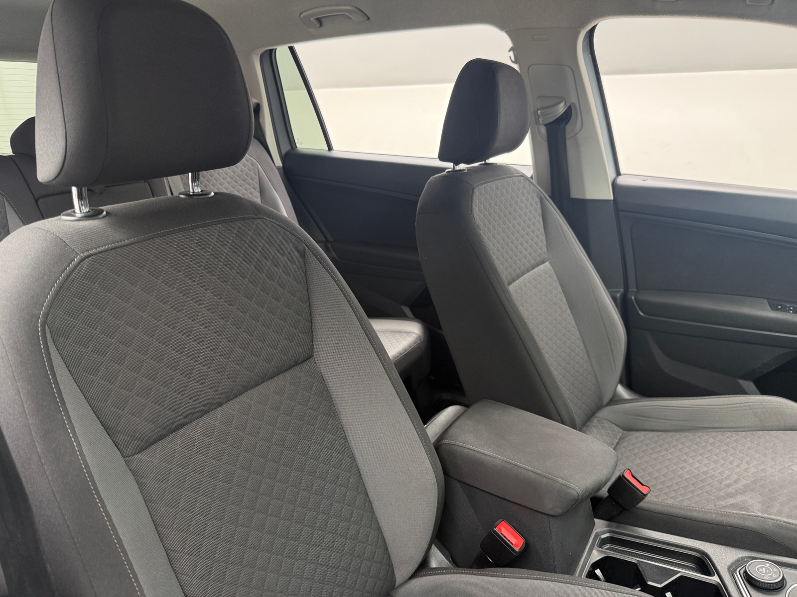 Thumbnail: 2020 Volkswagen Tiguan - 2