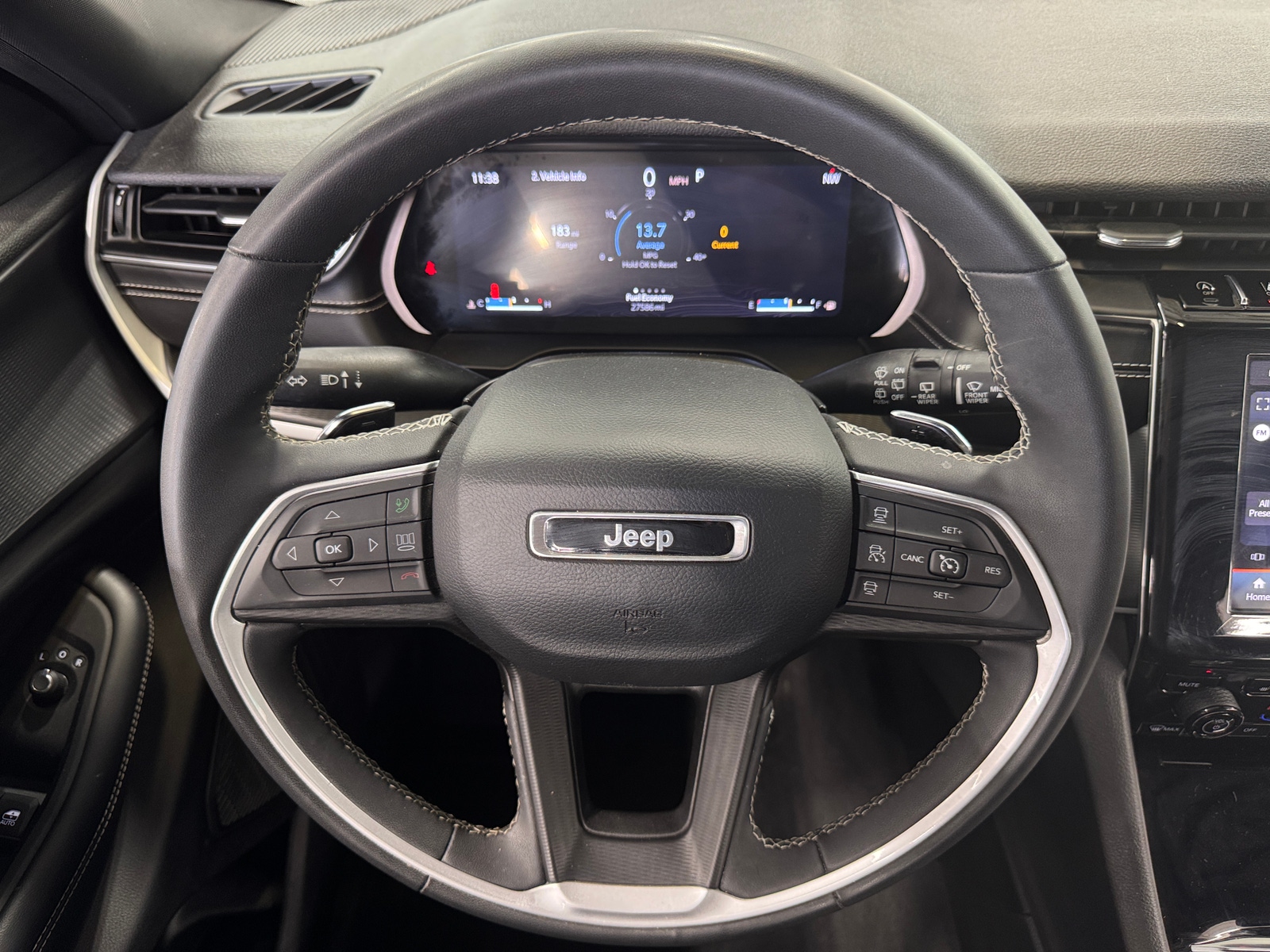 Thumbnail: 2023 Jeep Grand Cherokee L - 4