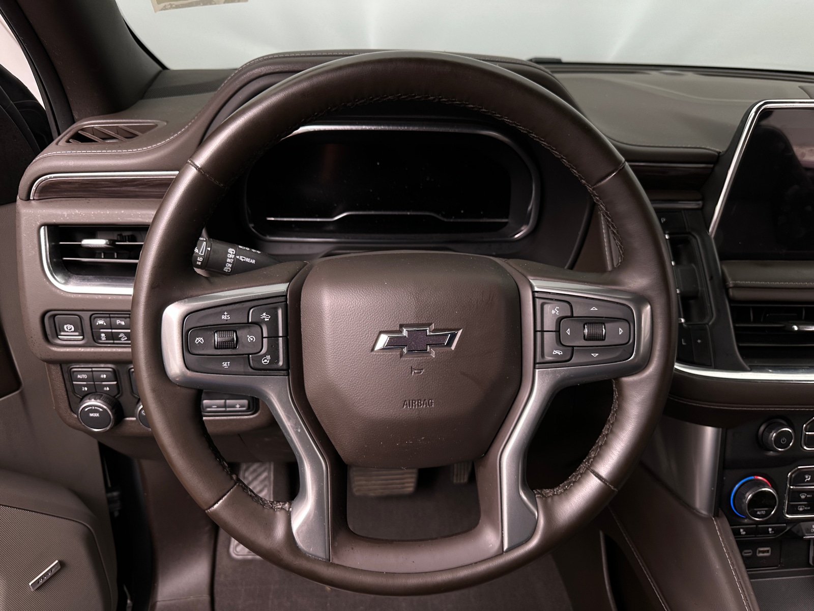 Thumbnail: 2024 Chevrolet Suburban - 4