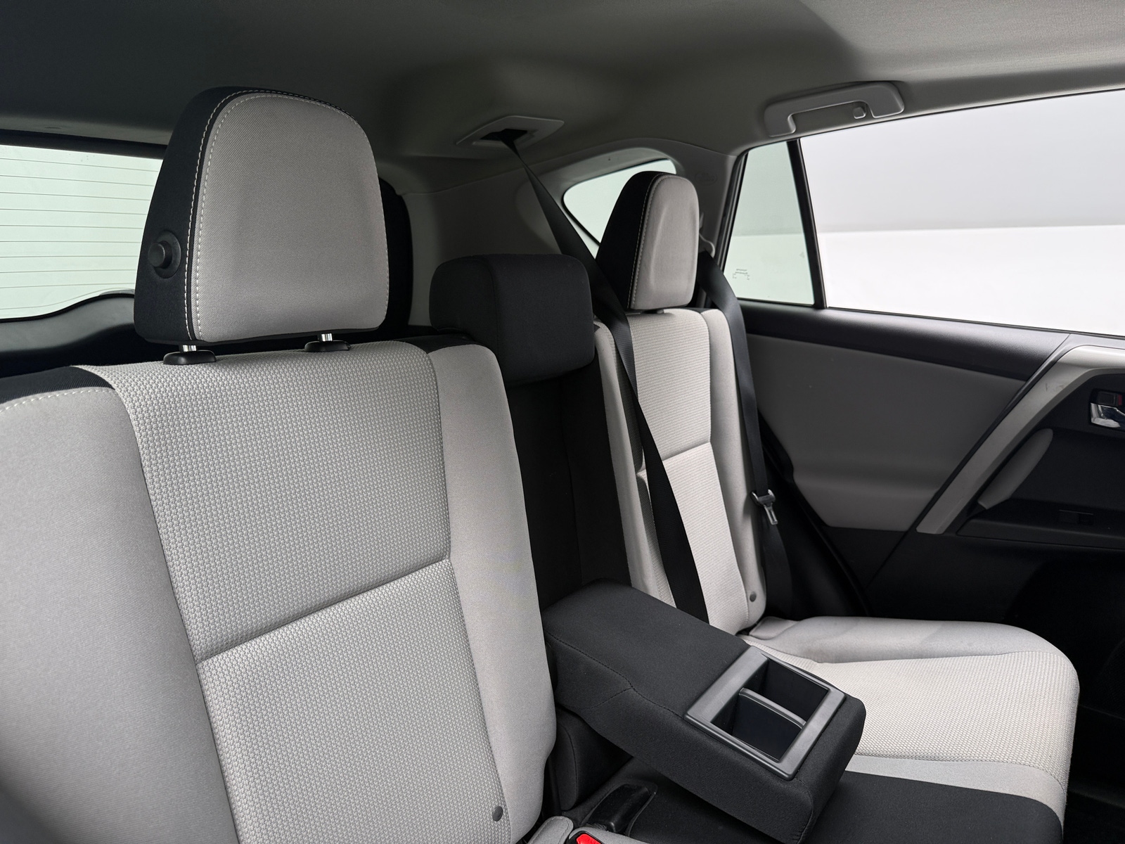 Thumbnail: 2016 Toyota RAV4 - 6