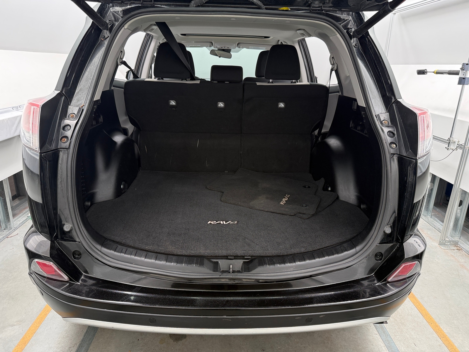 Thumbnail: 2016 Toyota RAV4 - 7