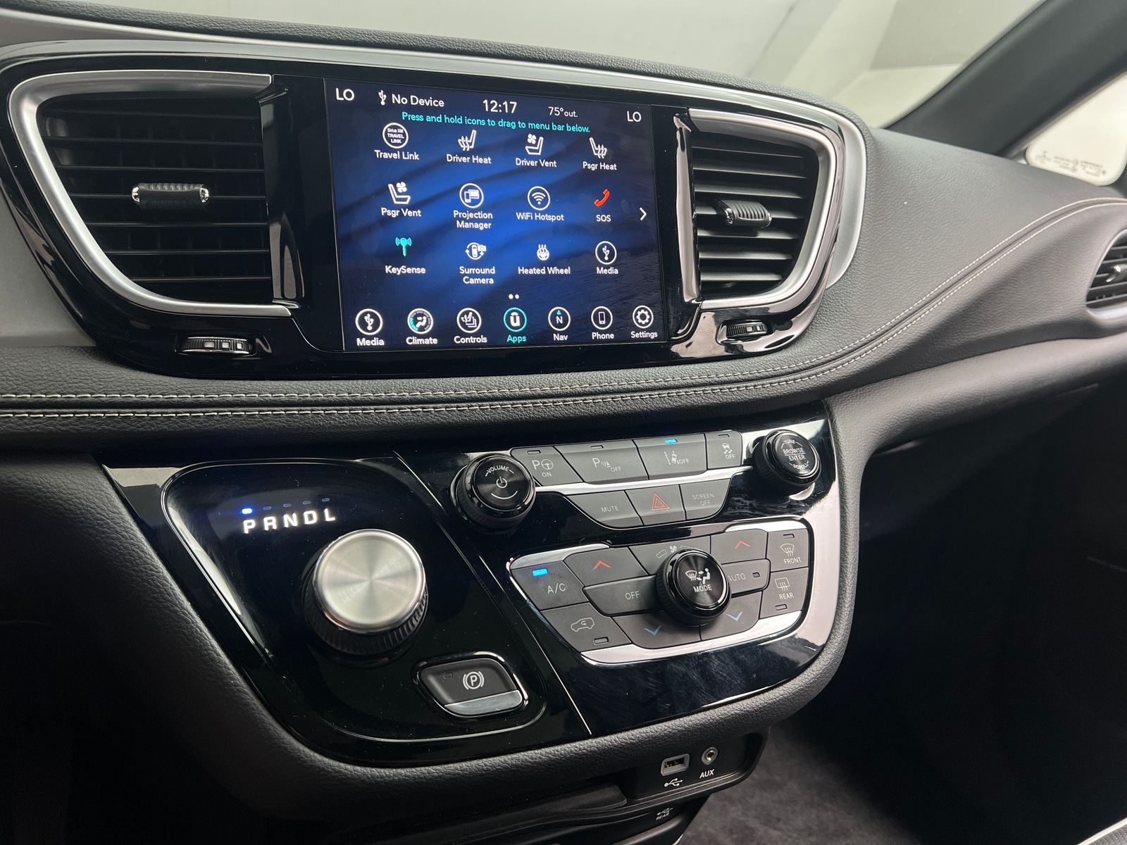 Thumbnail: 2020 Chrysler Pacifica - 3