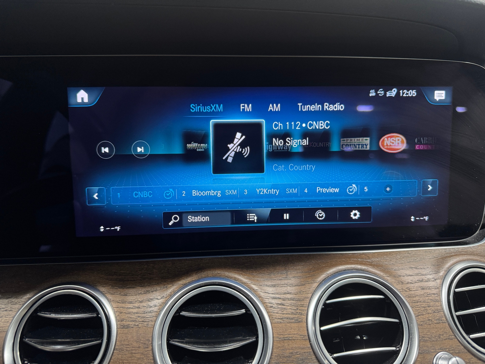 Thumbnail: 2022 Mercedes-Benz E-Class - 3