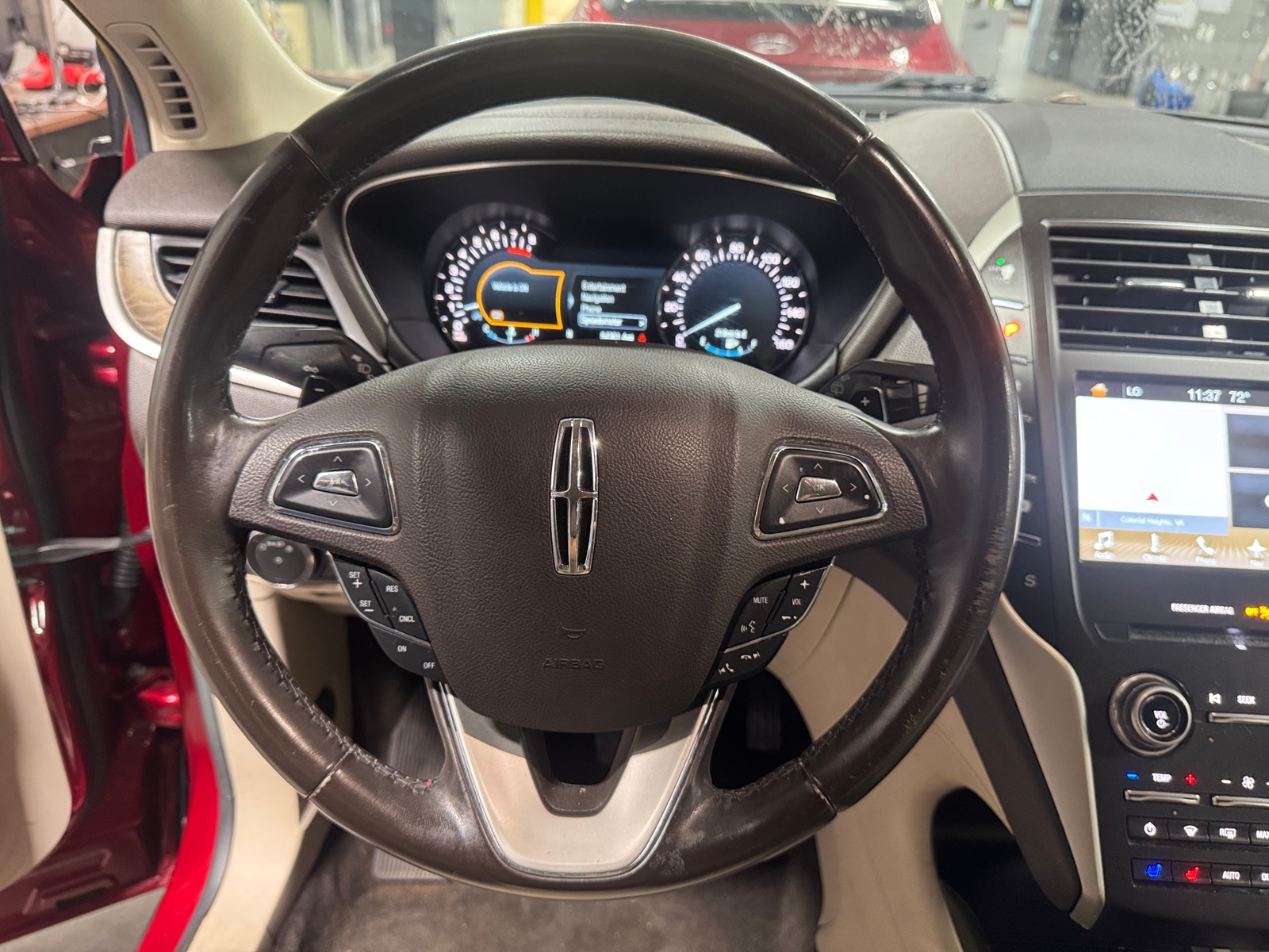 Thumbnail: 2017 Lincoln MKC - 4