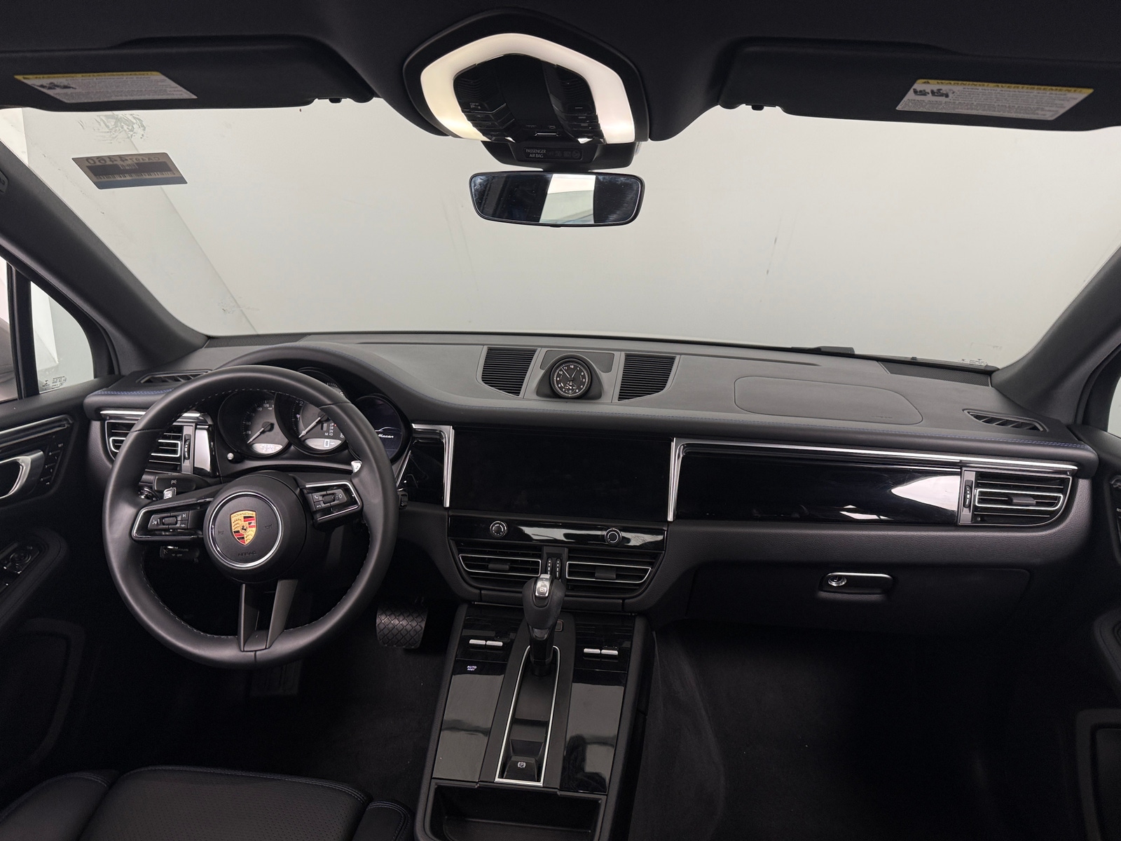 Thumbnail: 2022 Porsche Macan - 2