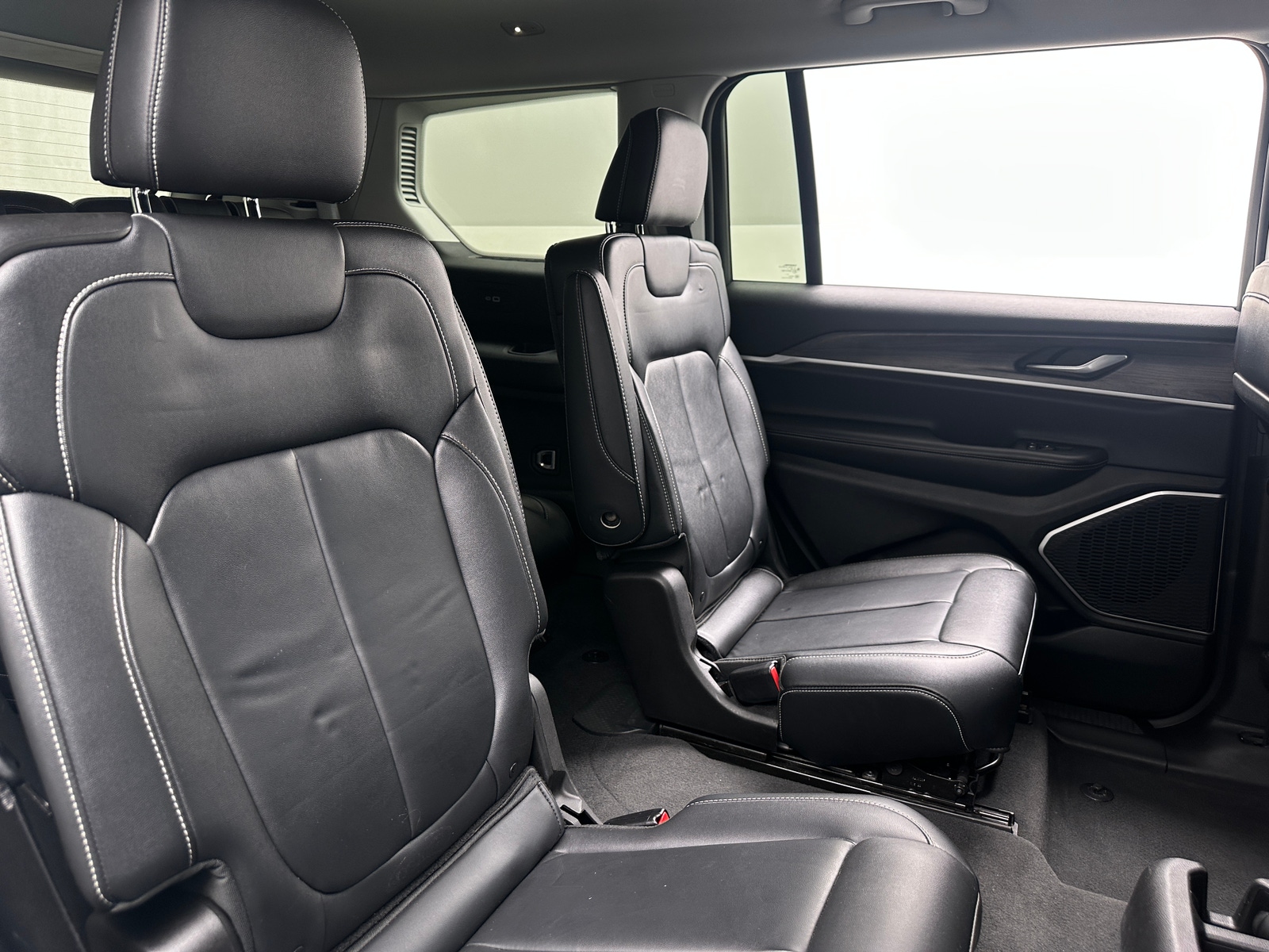 Thumbnail: 2022 Jeep Grand Cherokee L - 5