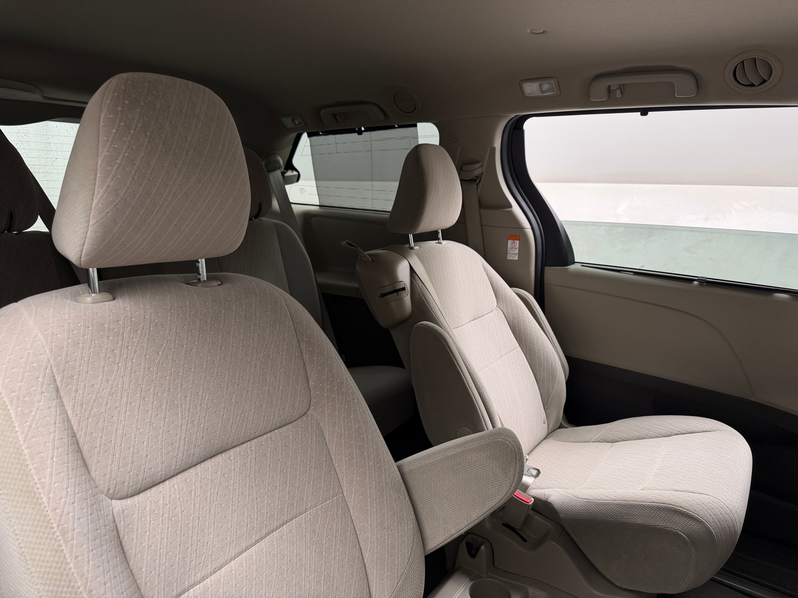 Thumbnail: 2020 Toyota Sienna - 6