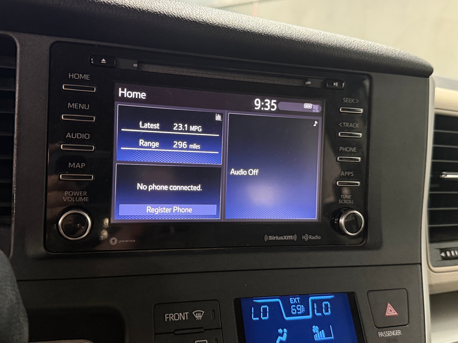 Thumbnail: 2020 Toyota Sienna - 4