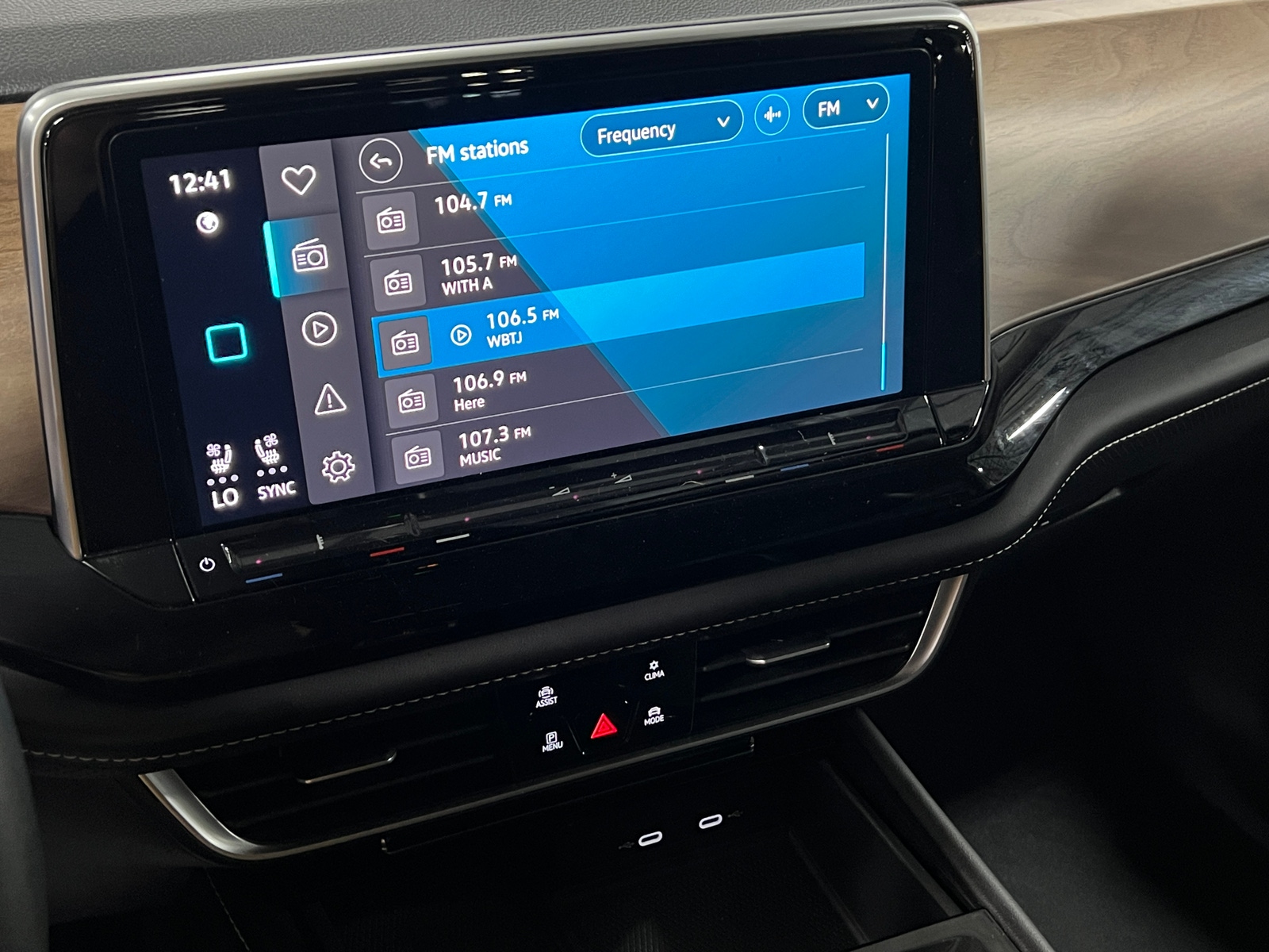 Thumbnail: 2024 Volkswagen Atlas - 3