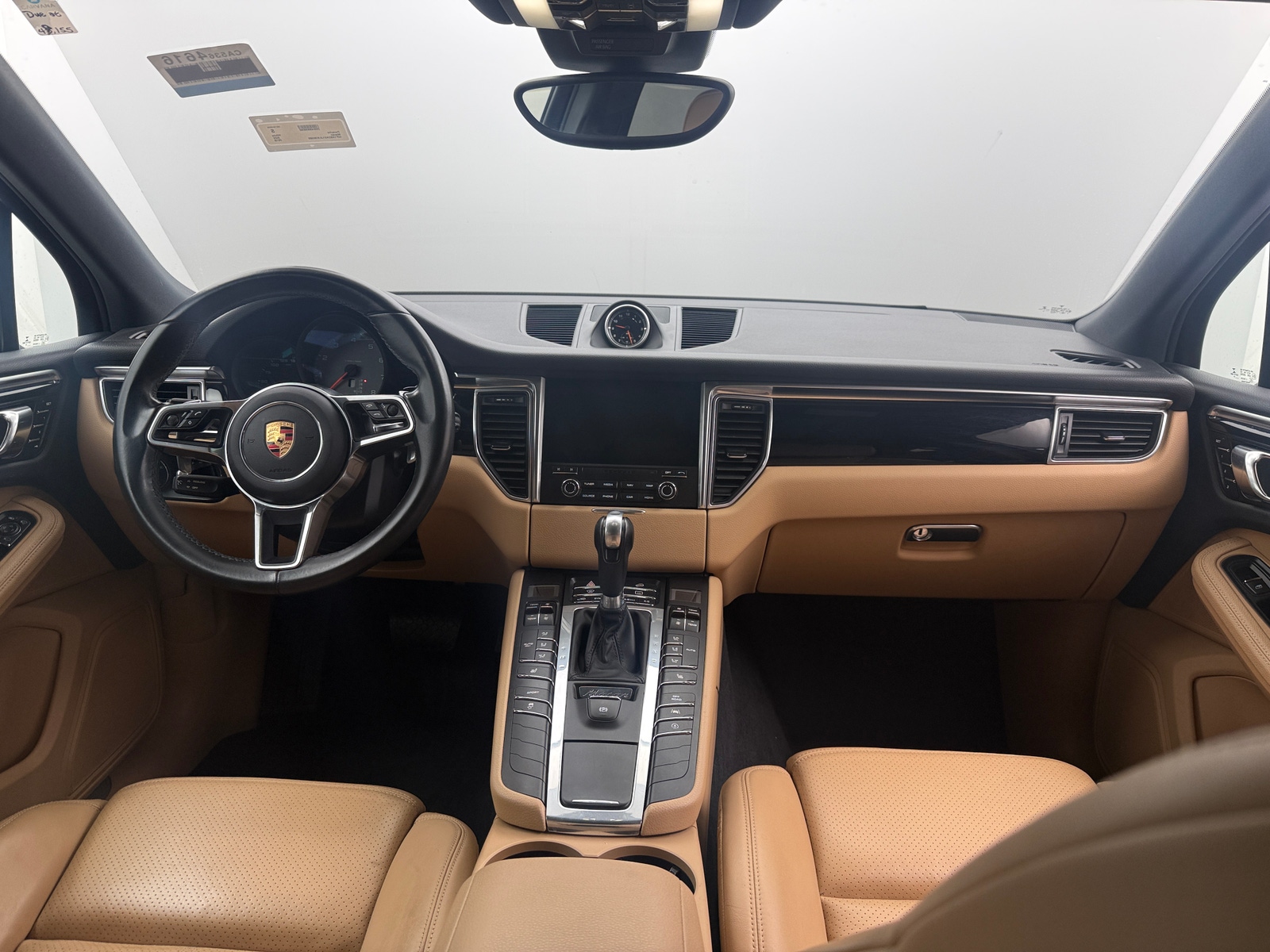 Thumbnail: 2018 Porsche Macan - 2