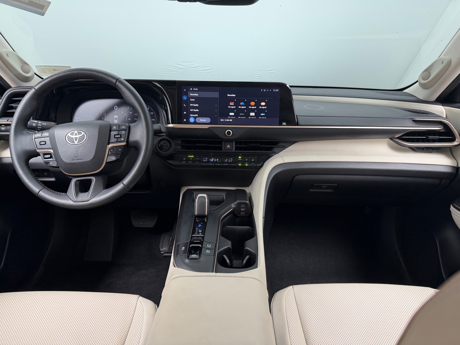 Thumbnail: 2023 Toyota Crown - 2