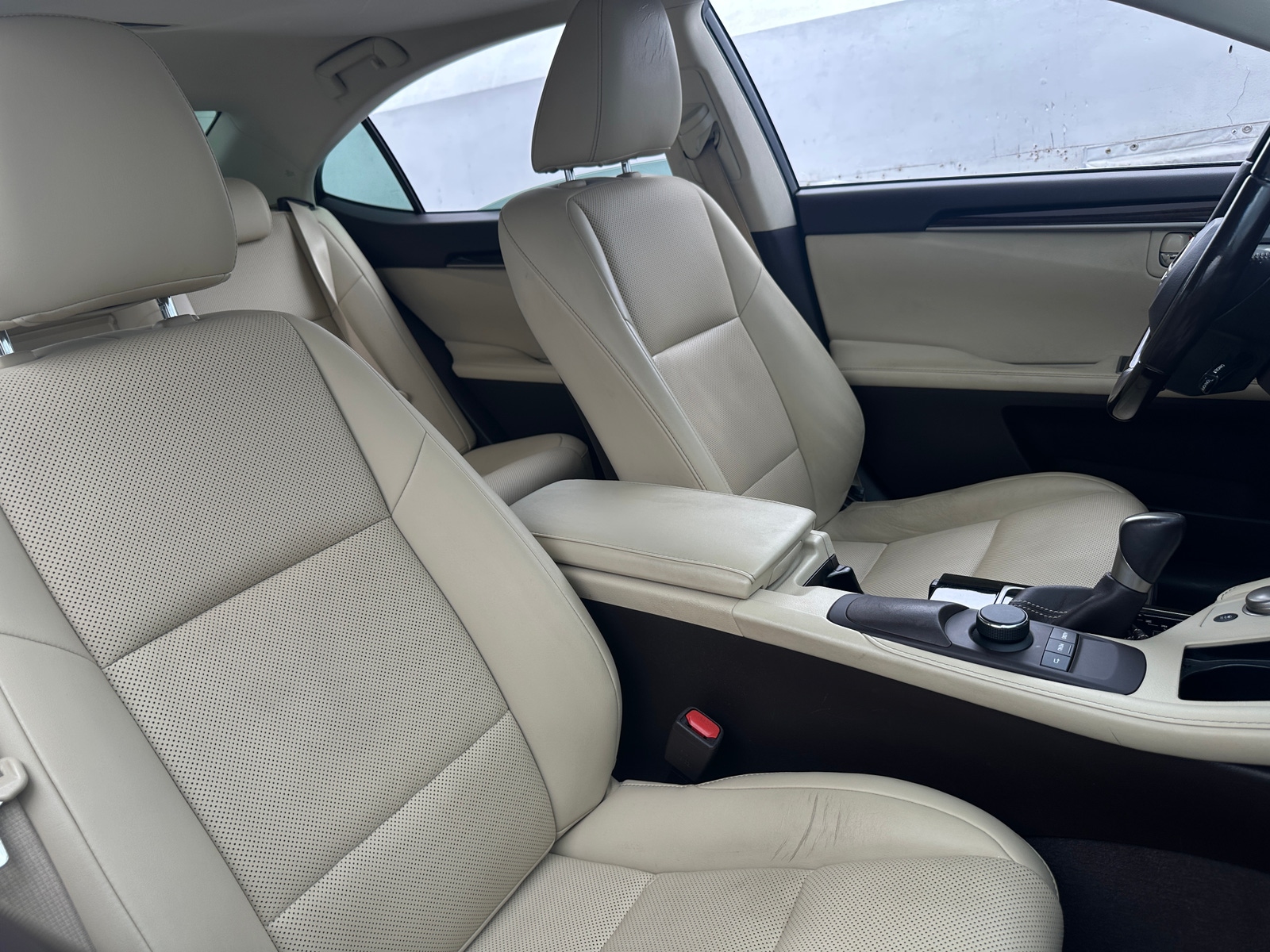 Thumbnail: 2016 Lexus ES - 2