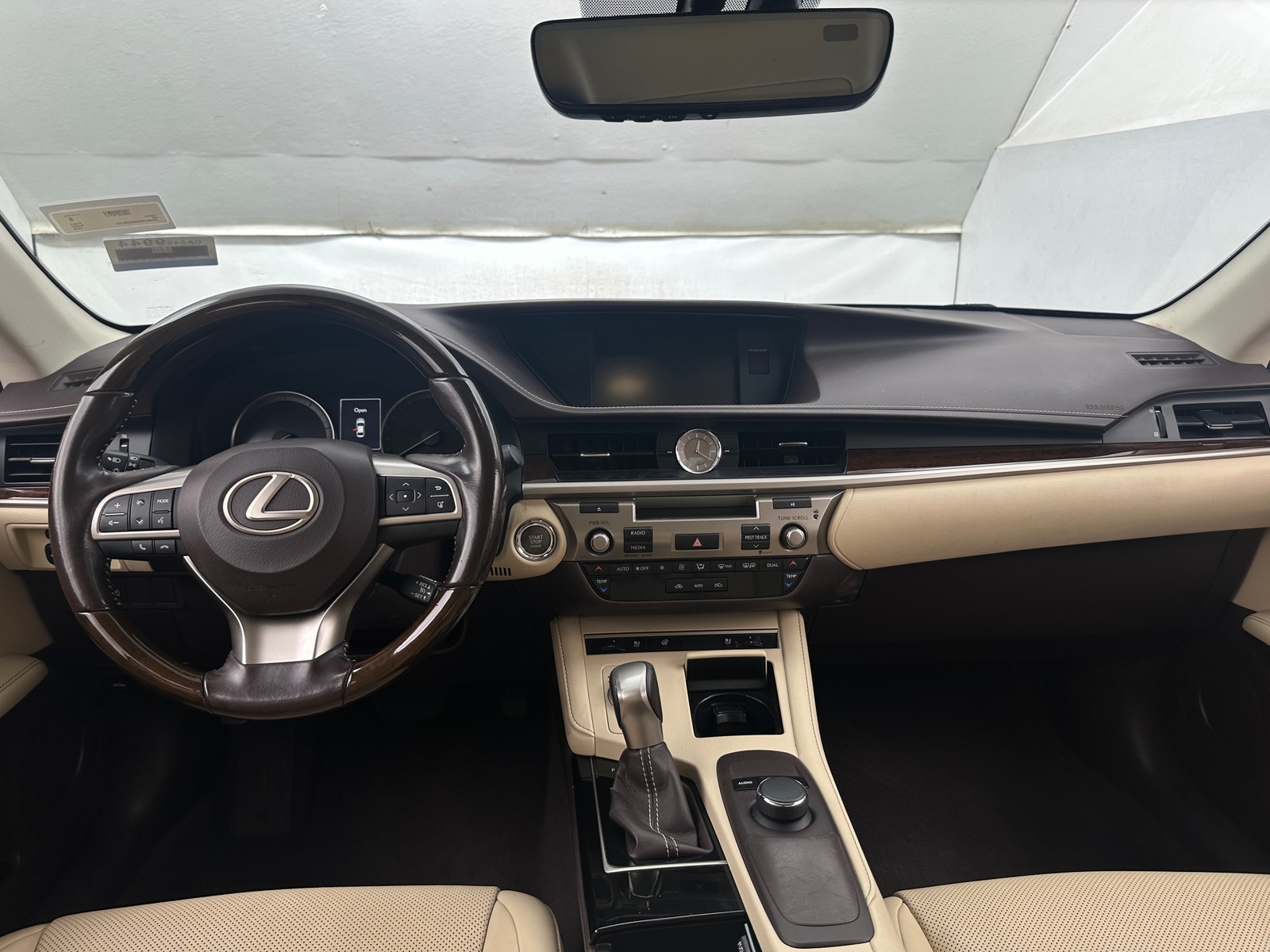 Thumbnail: 2016 Lexus ES - 3
