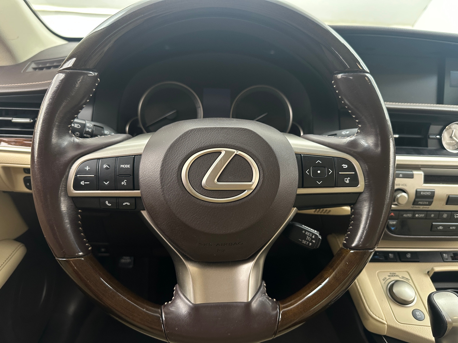 Thumbnail: 2016 Lexus ES - 5