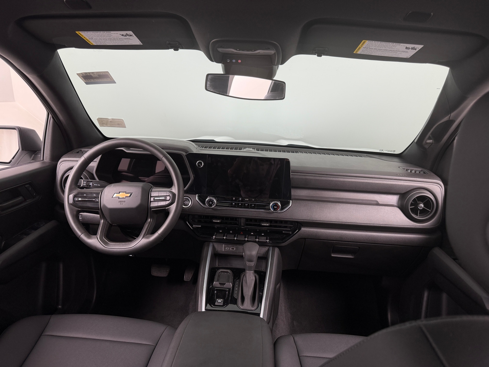 Thumbnail: 2024 Chevrolet Colorado - 3