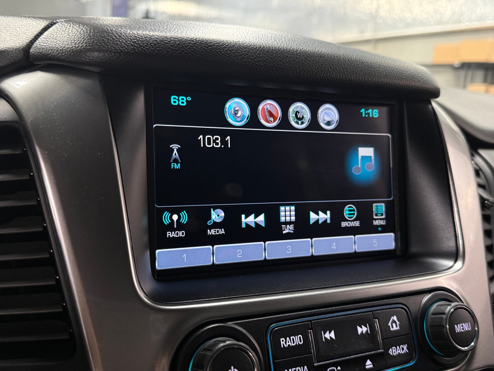 Thumbnail: 2020 Chevrolet Tahoe - 4