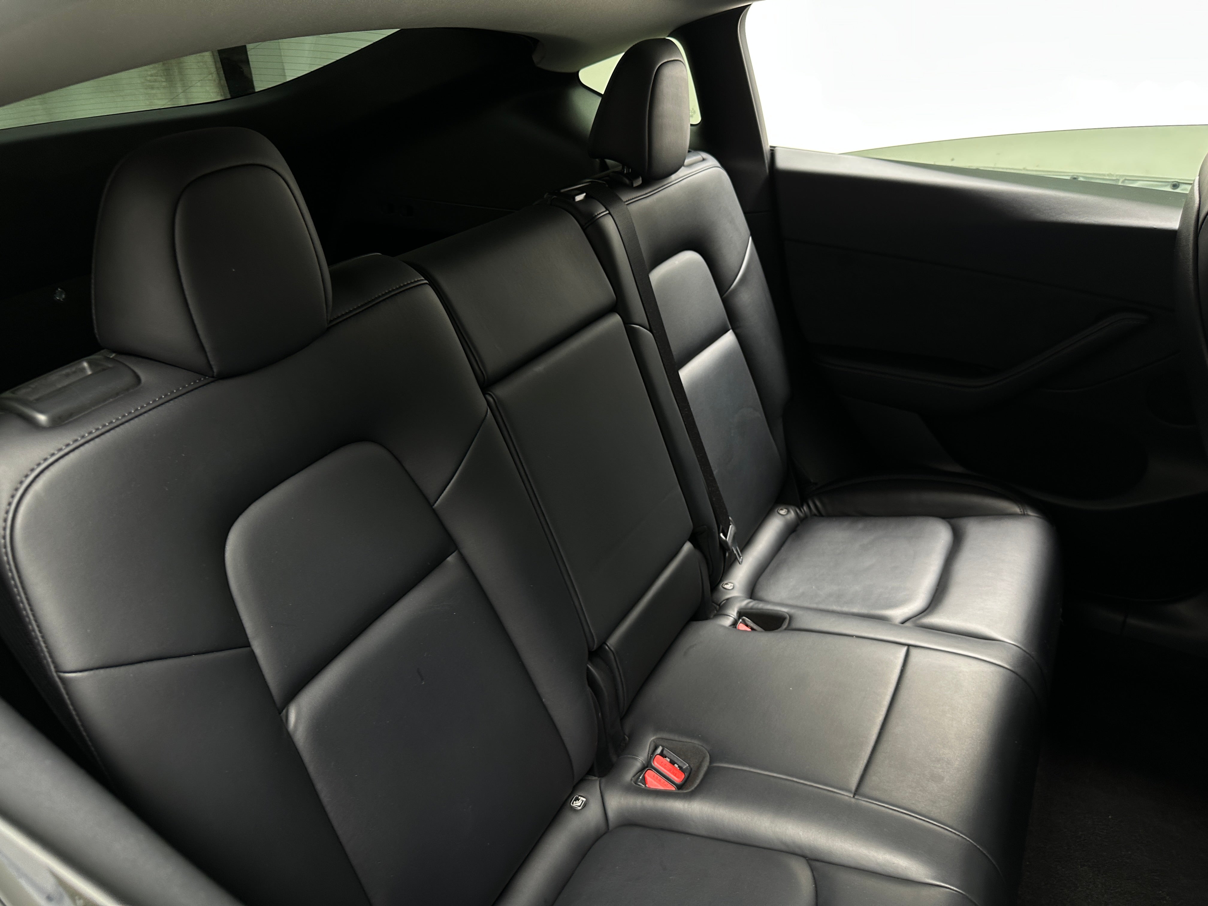 Used 2021 Tesla Model Y Performance with VIN 5YJYGDEF9MF263484 for sale in Oak Creek, WI
