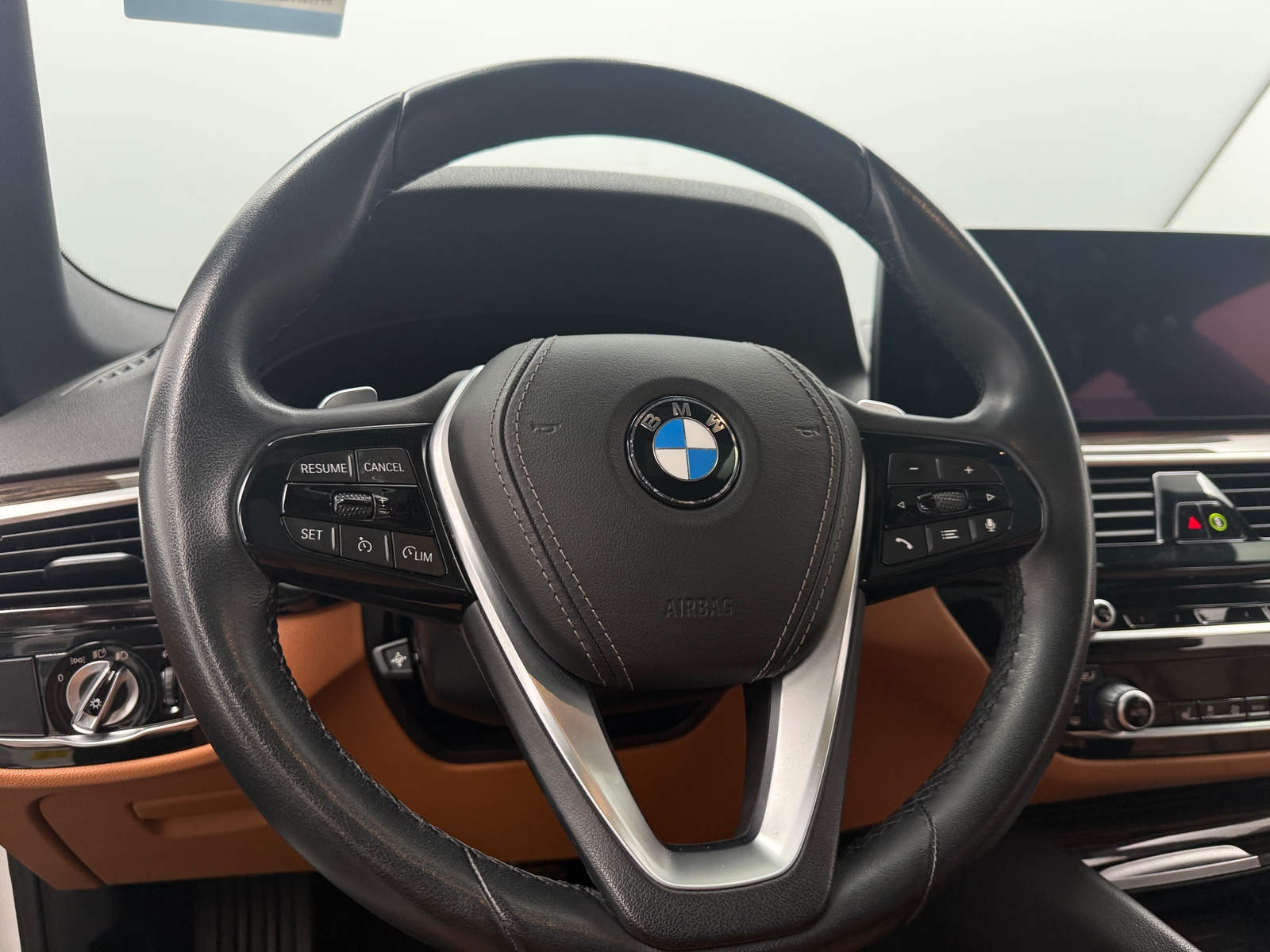 Thumbnail: 2023 BMW 5 Series - 4