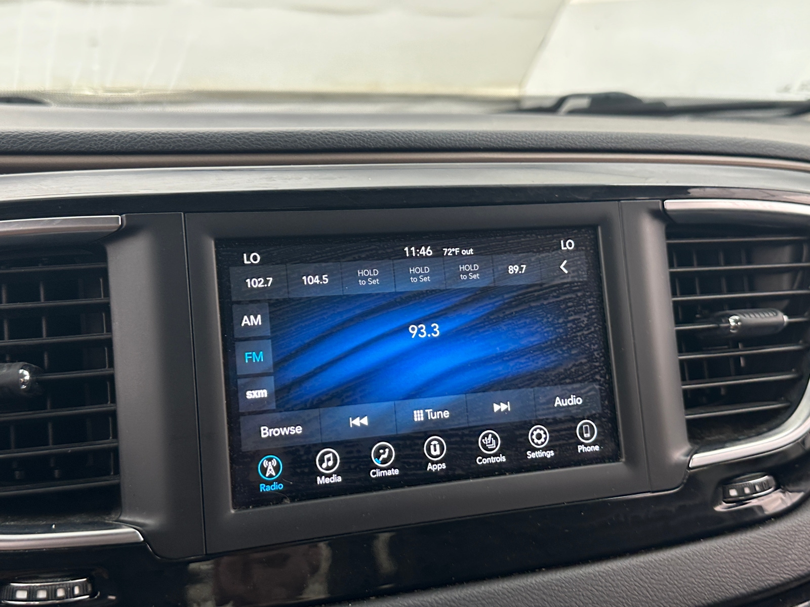 Thumbnail: 2018 Chrysler Pacifica - 3