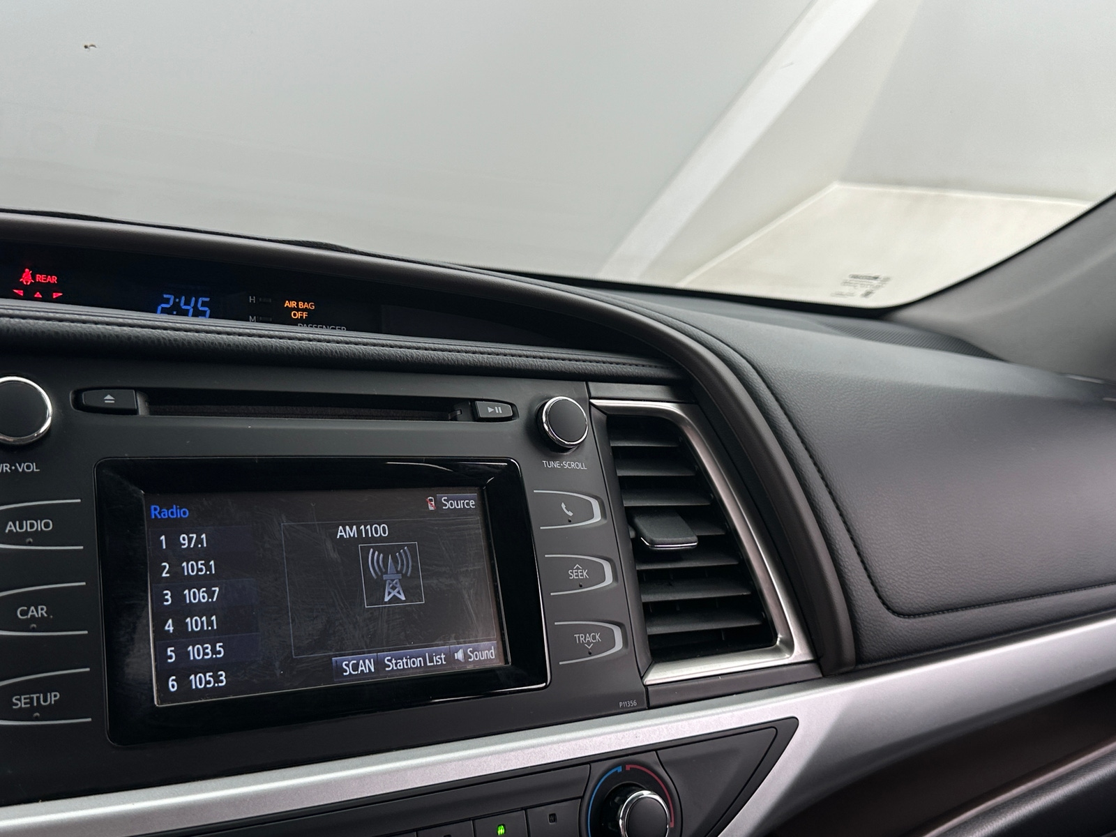Thumbnail: 2018 Toyota Highlander - 4