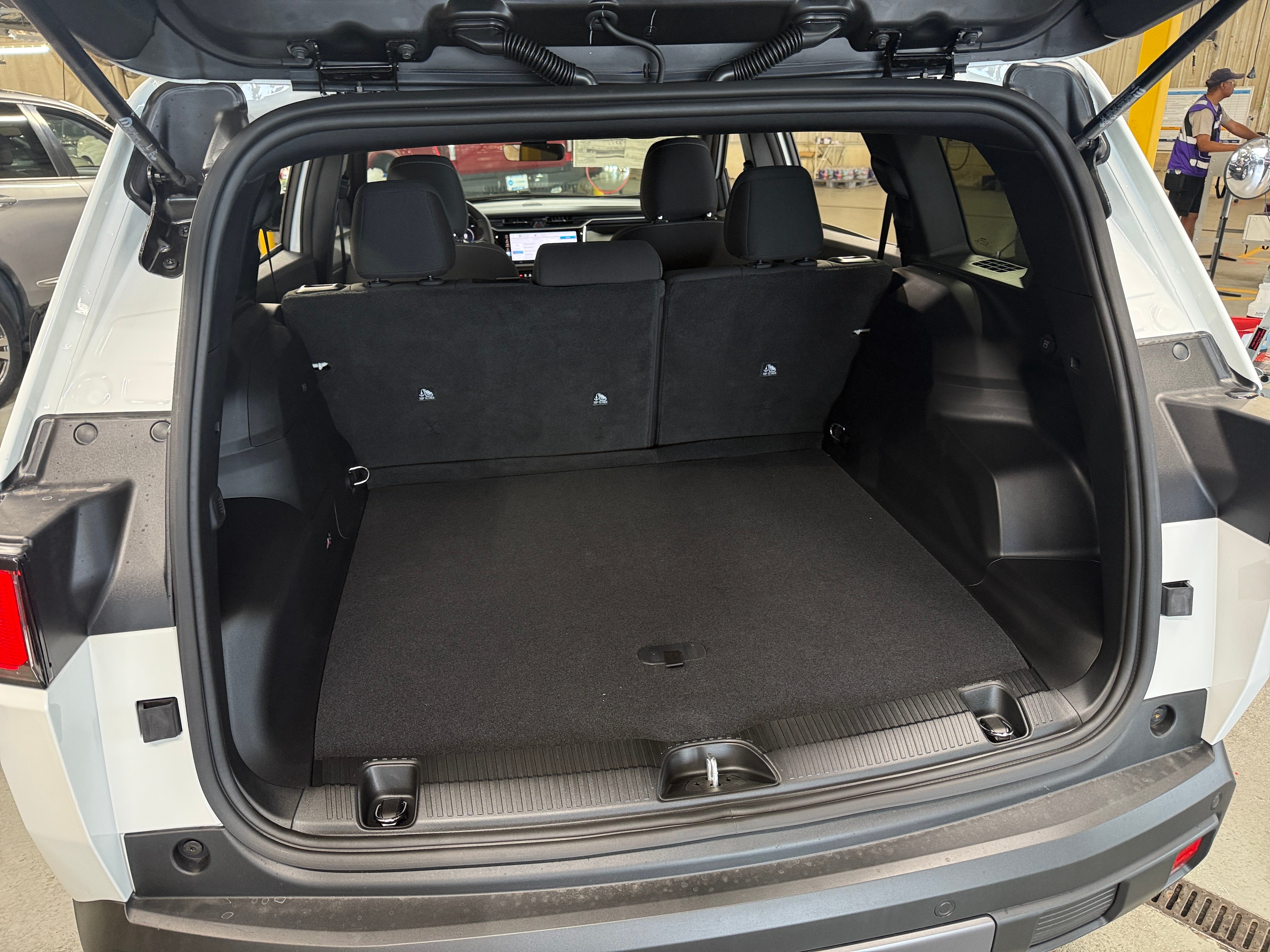 2026 Jeep Cherokee Laredo HEV 4X4's photo