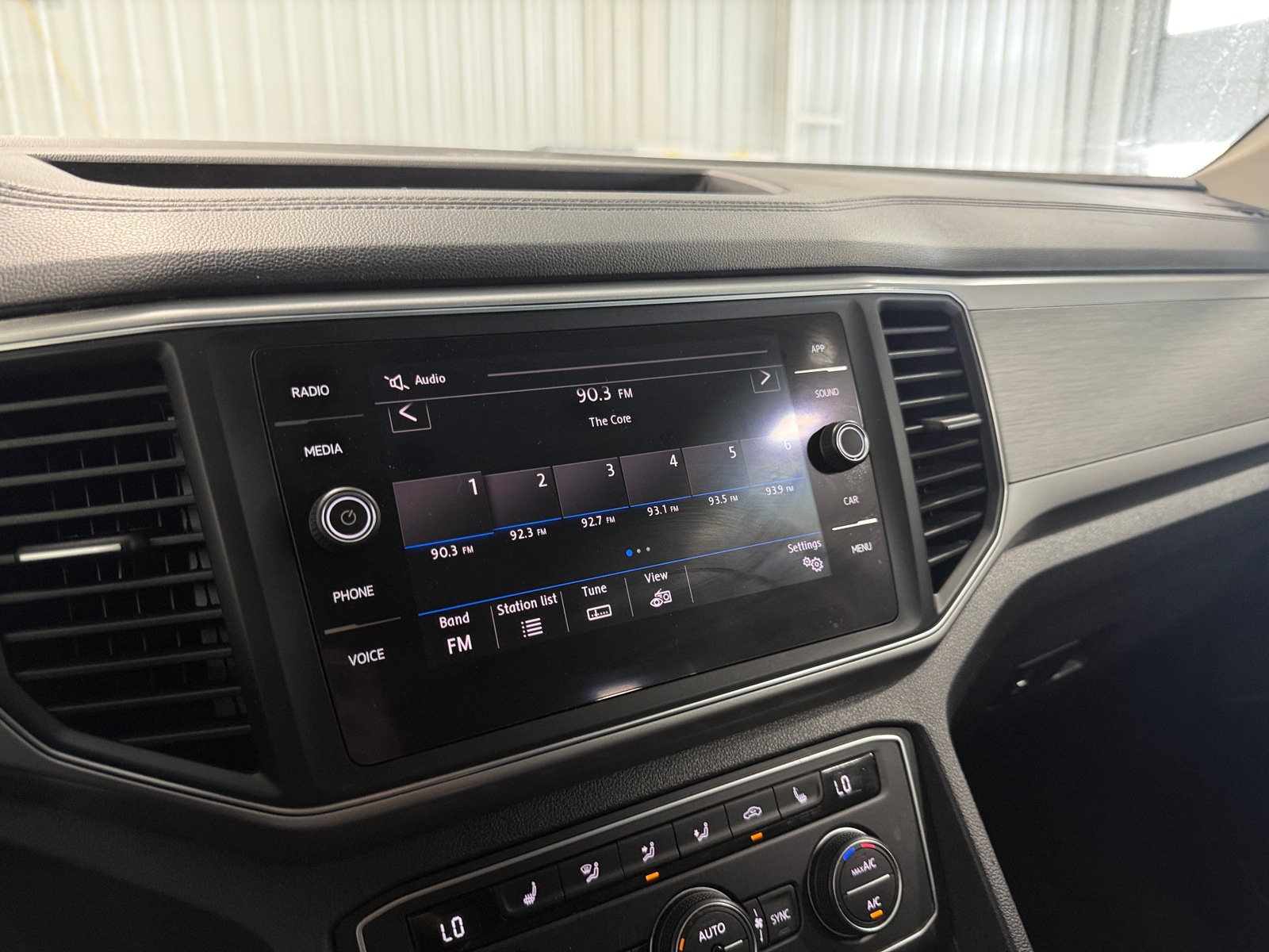 Thumbnail: 2019 Volkswagen Atlas - 3