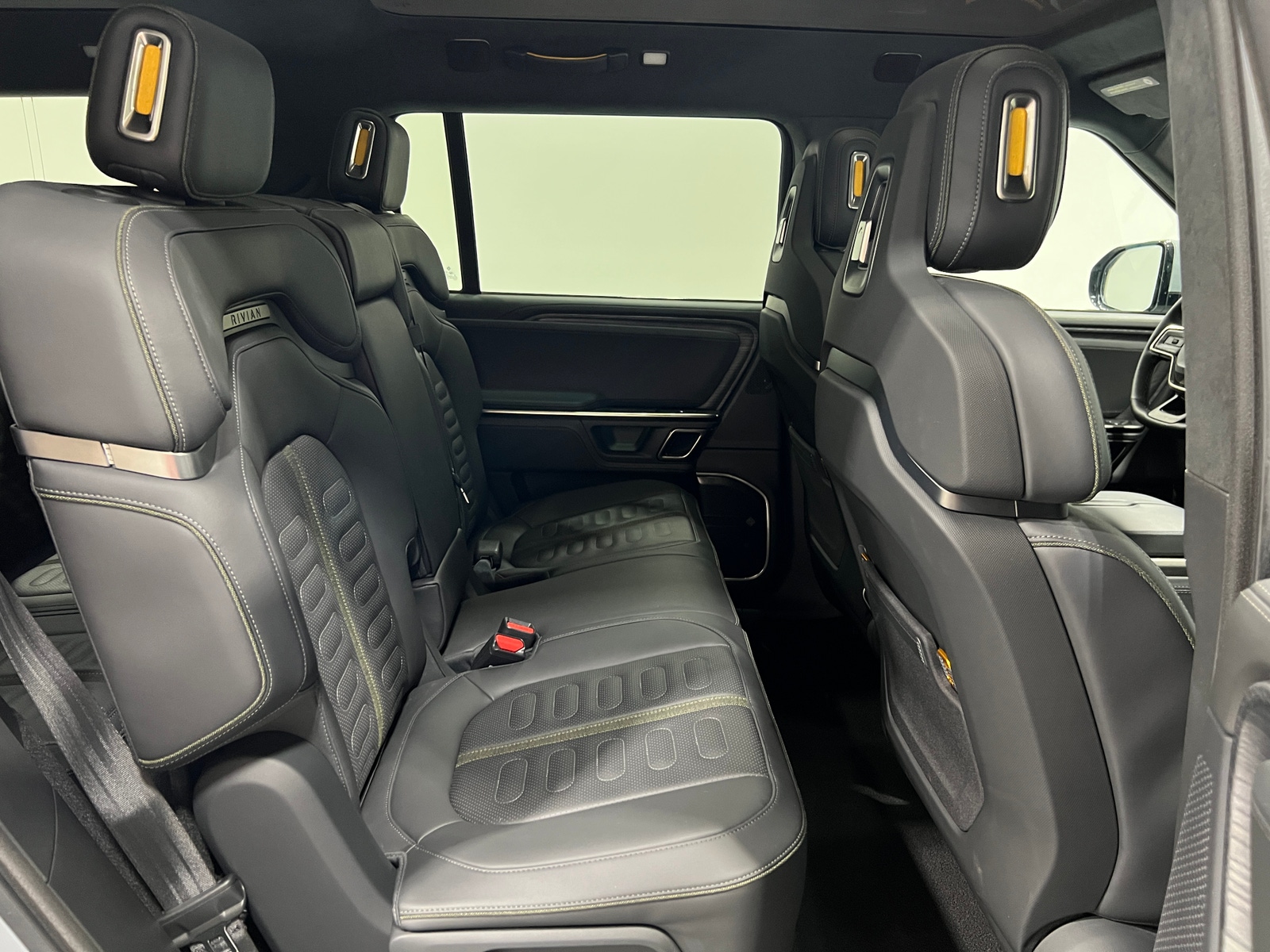 Thumbnail: 2023 Rivian R1S - 5