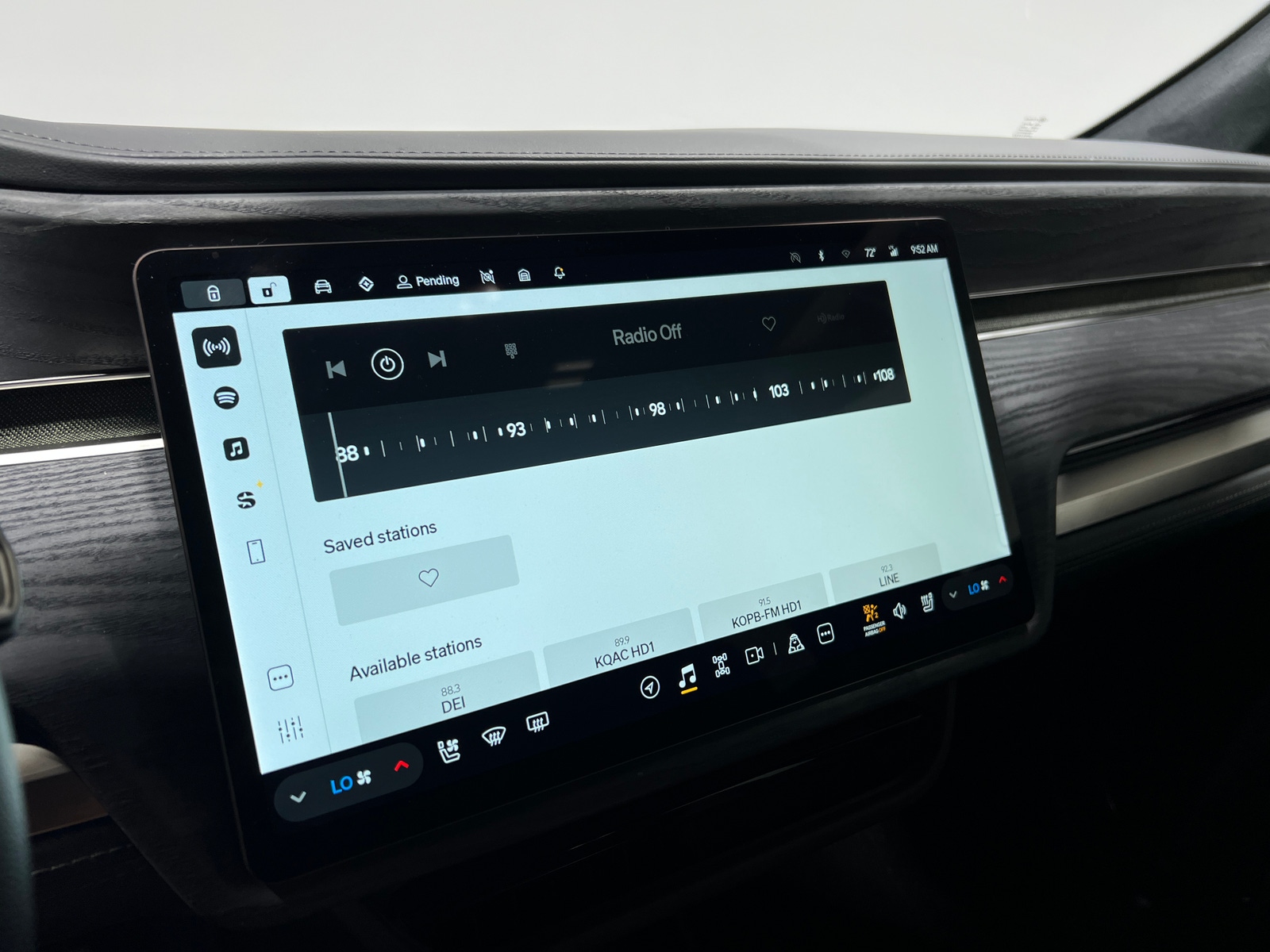 Thumbnail: 2023 Rivian R1S - 3