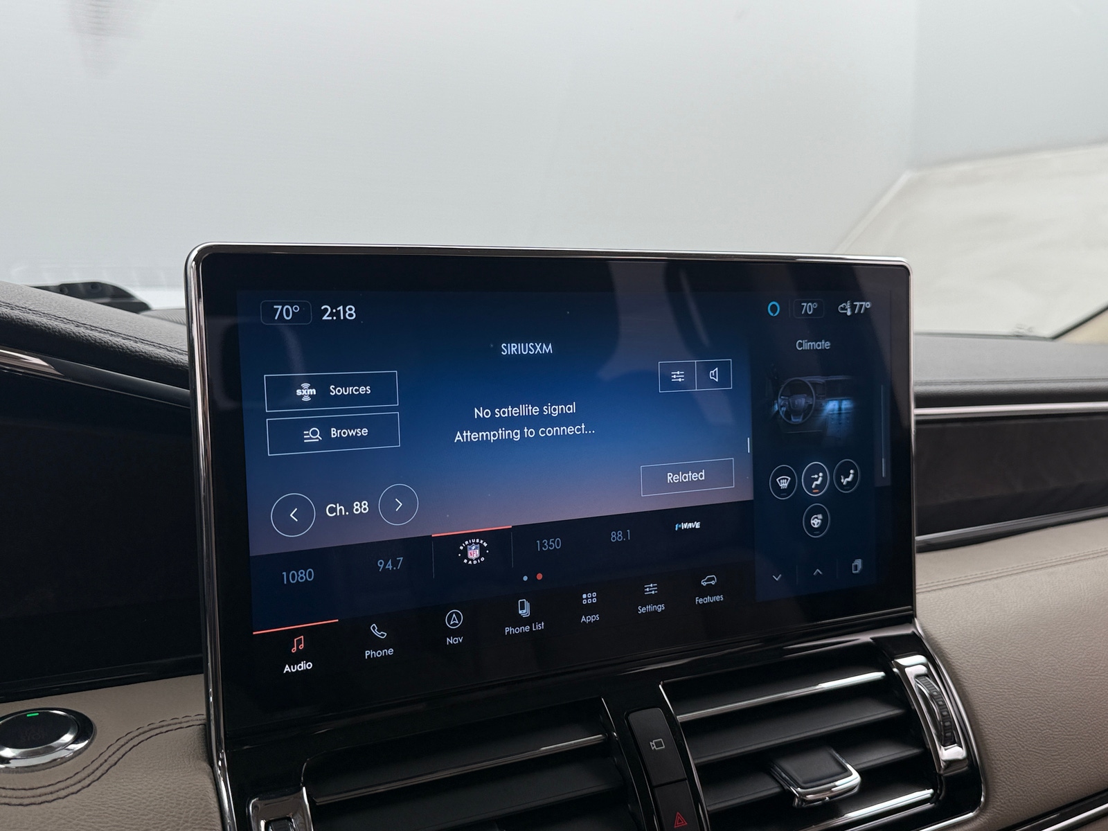 Thumbnail: 2023 Lincoln Navigator - 3
