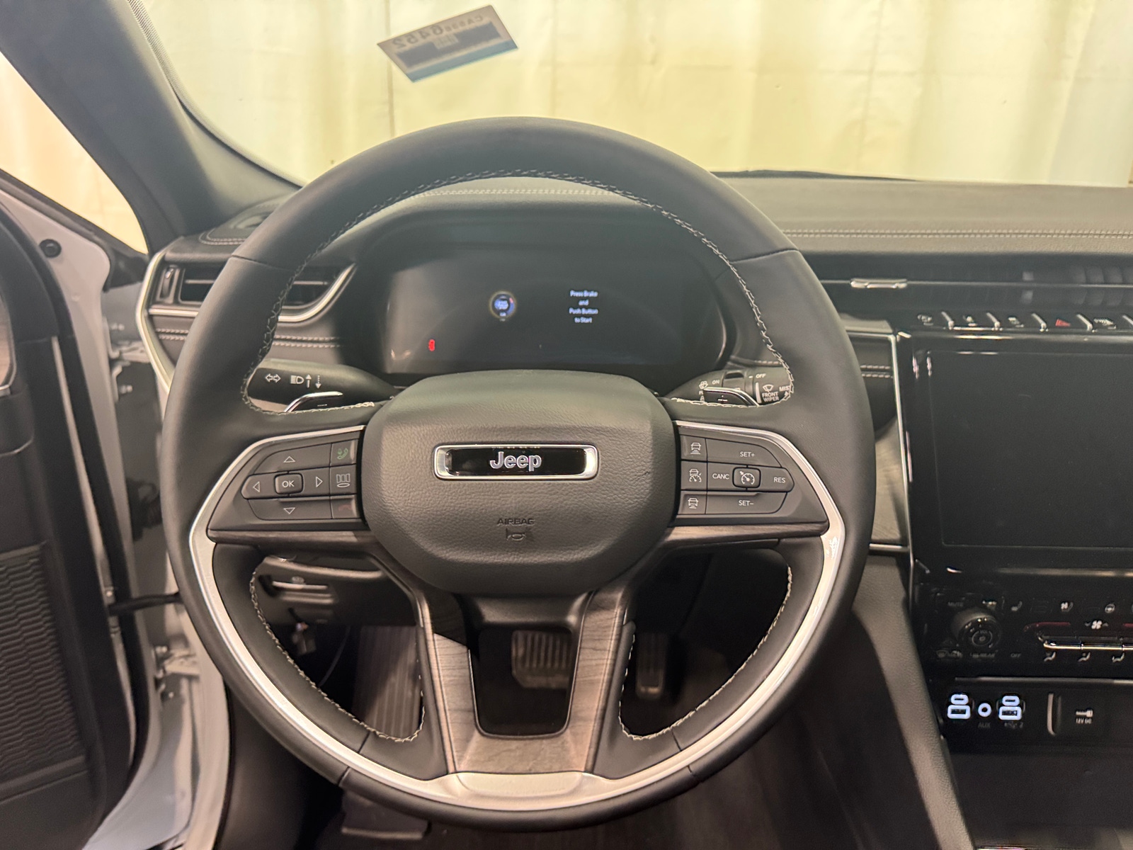 Thumbnail: 2025 Jeep Grand Cherokee - 4