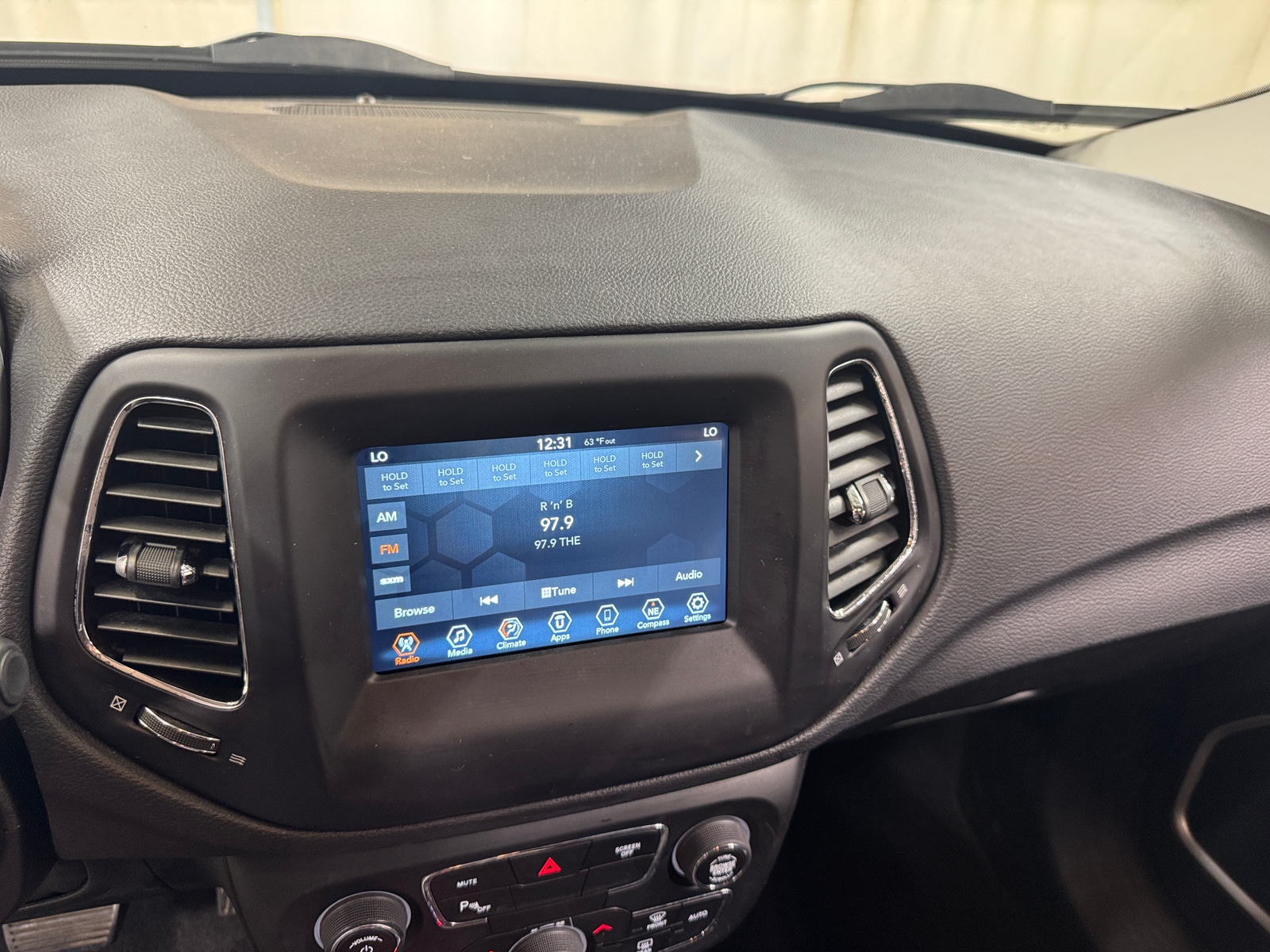 Thumbnail: 2019 Jeep Compass - 4