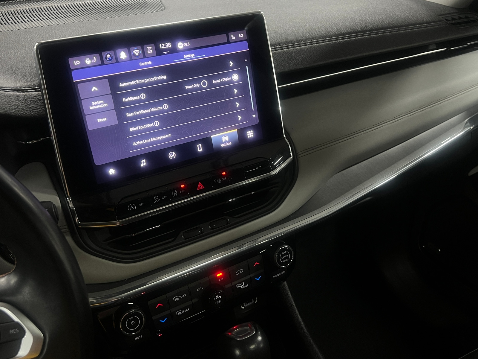 Thumbnail: 2022 Jeep Compass - 3