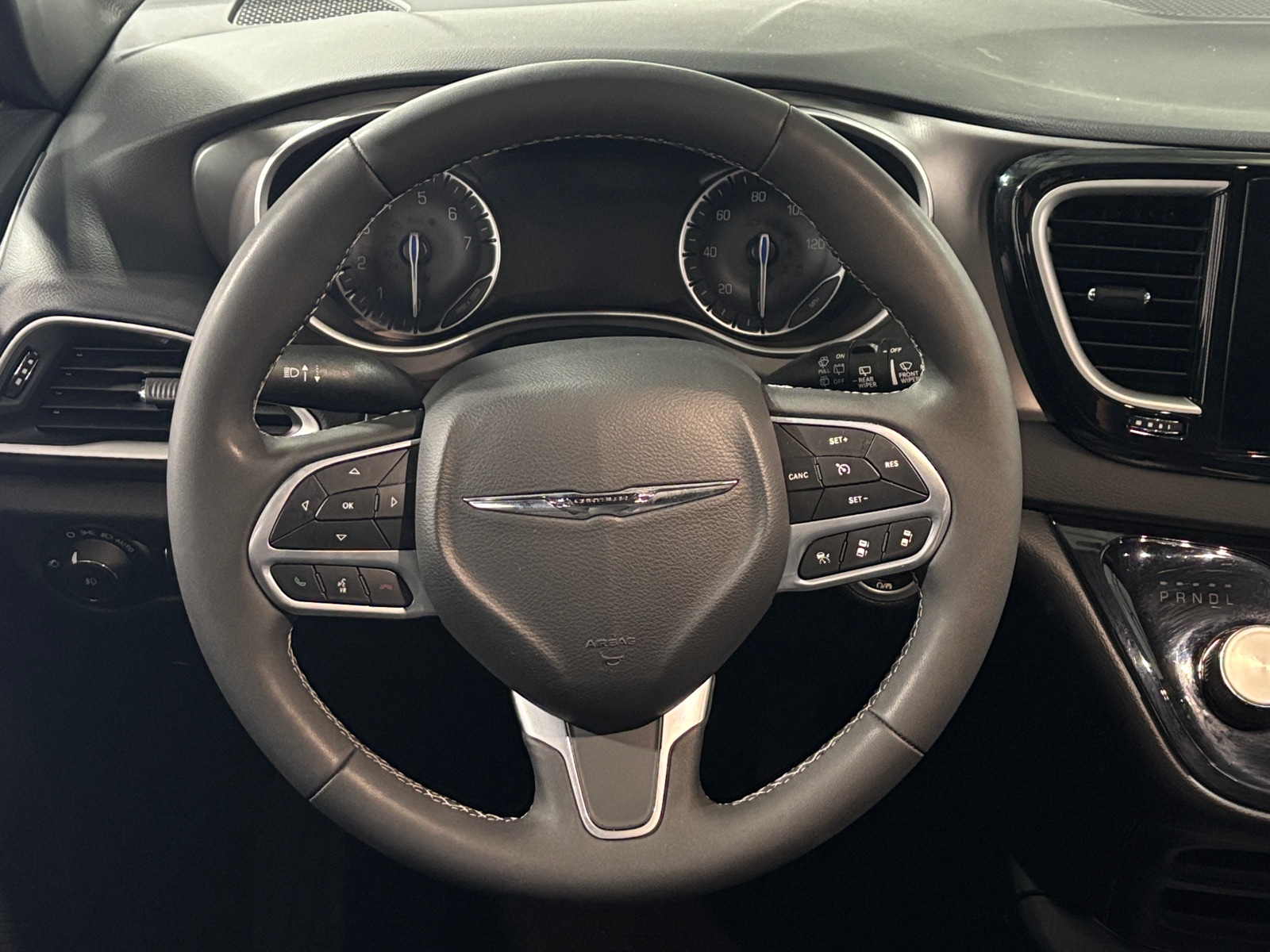Thumbnail: 2025 Chrysler Pacifica - 4