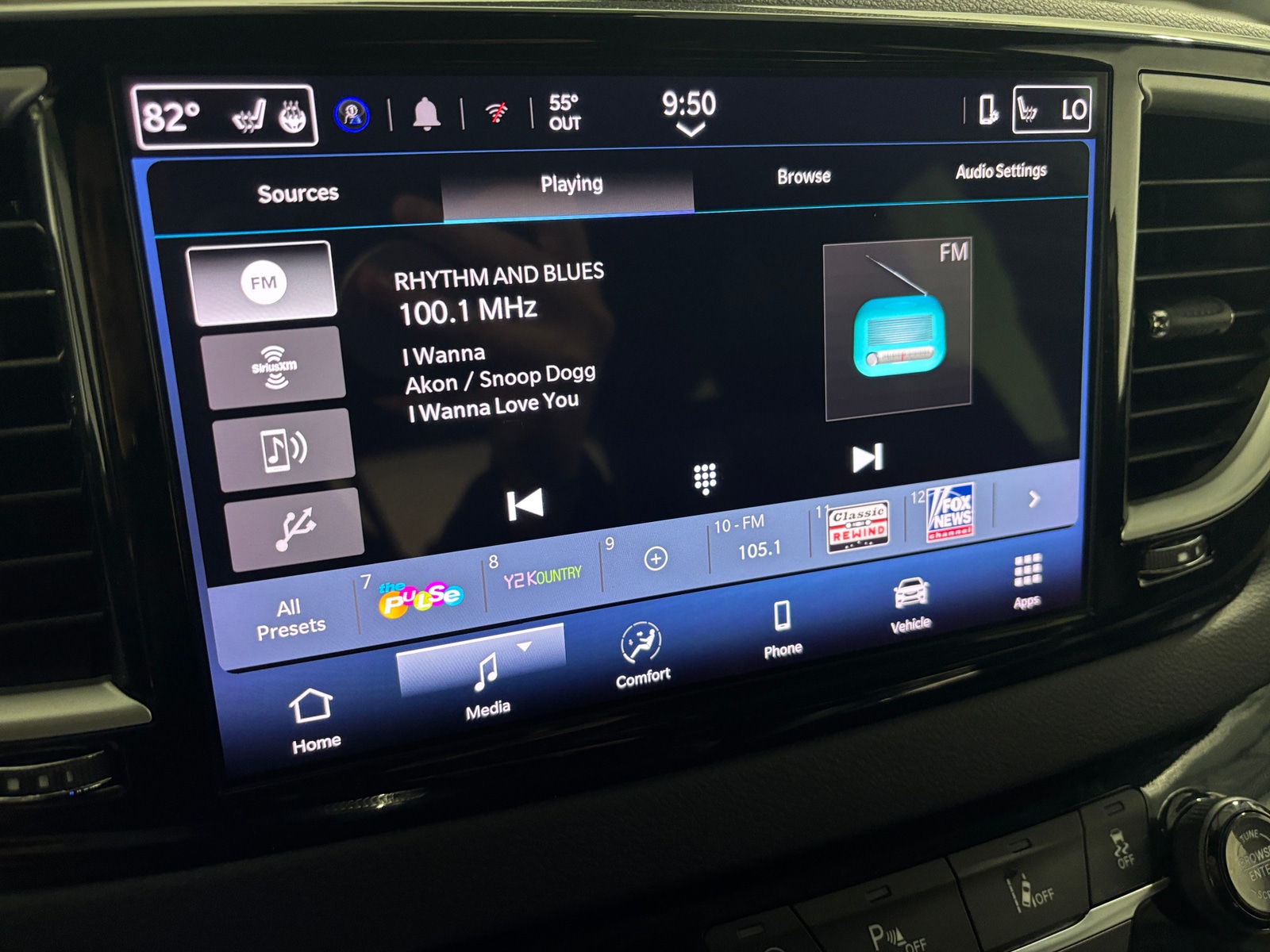 Thumbnail: 2025 Chrysler Pacifica - 3