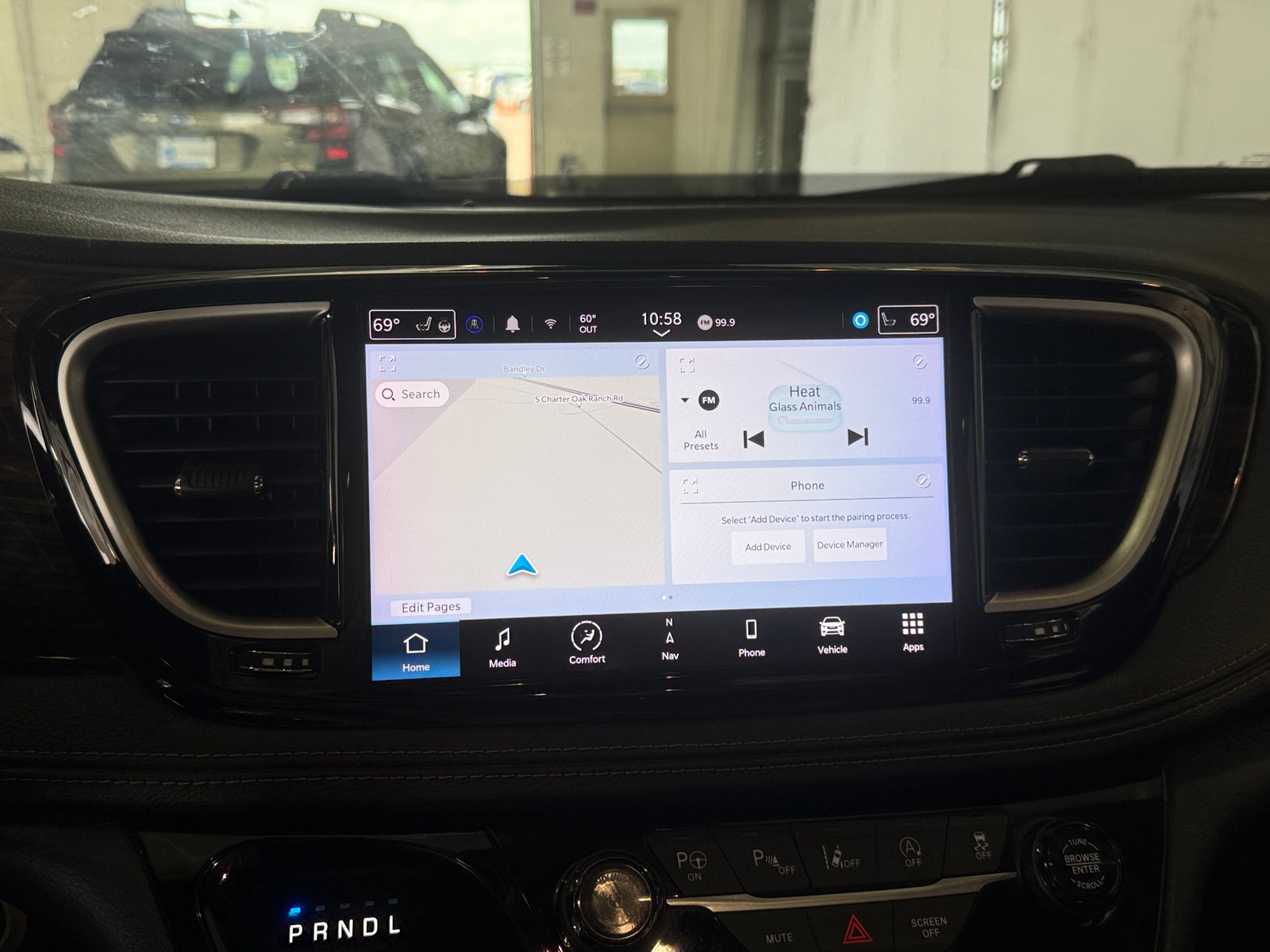 Thumbnail: 2022 Chrysler Pacifica - 3