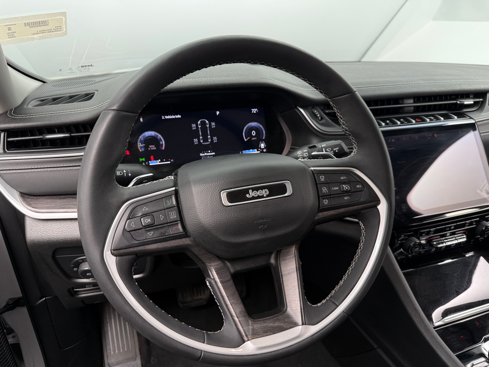 Thumbnail: 2023 Jeep Grand Cherokee L - 4