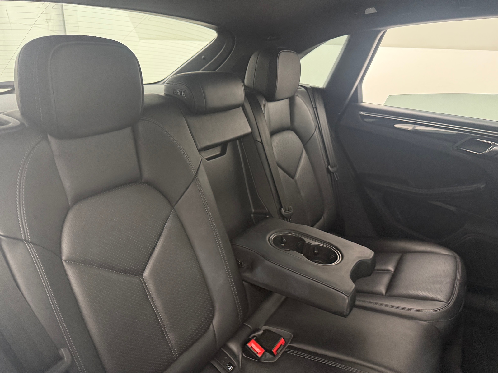 Thumbnail: 2018 Porsche Macan - 5