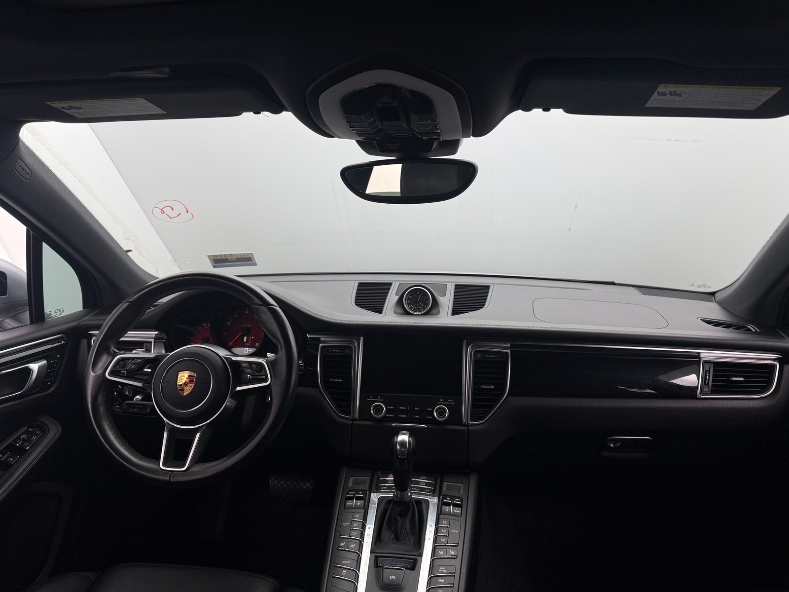 Thumbnail: 2018 Porsche Macan - 2