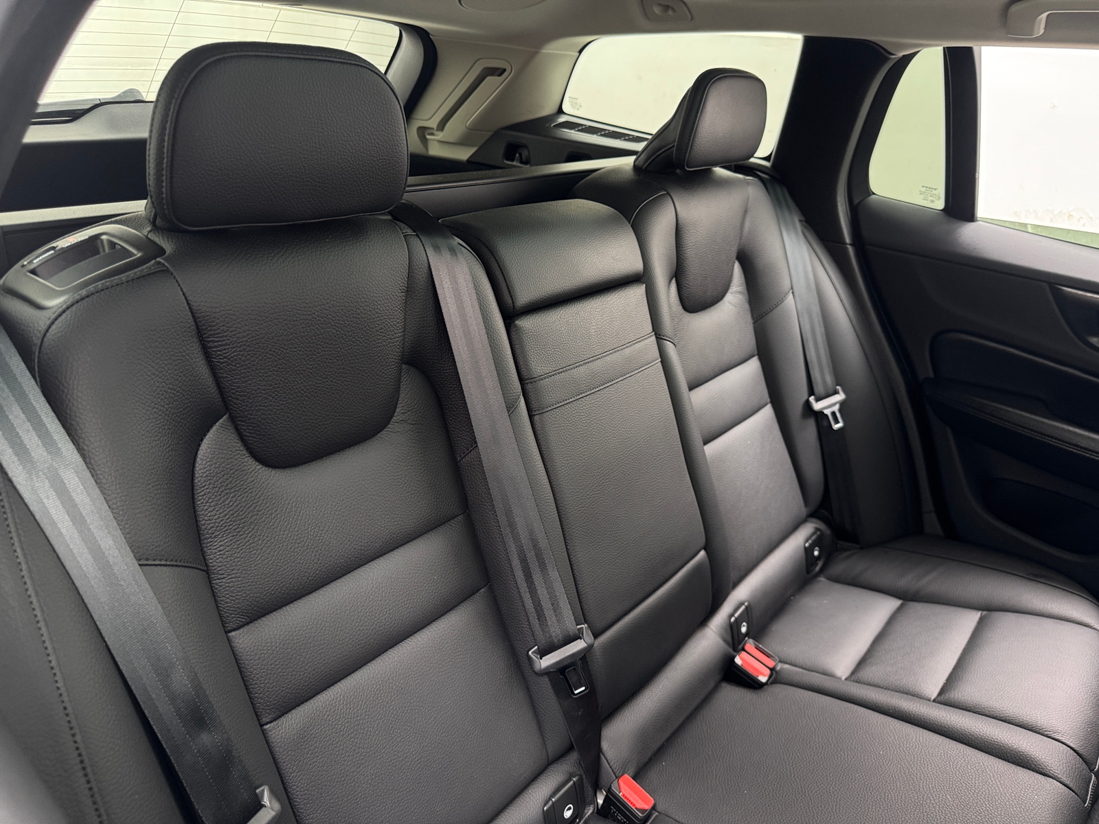 Thumbnail: 2022 Volvo V60 - 5