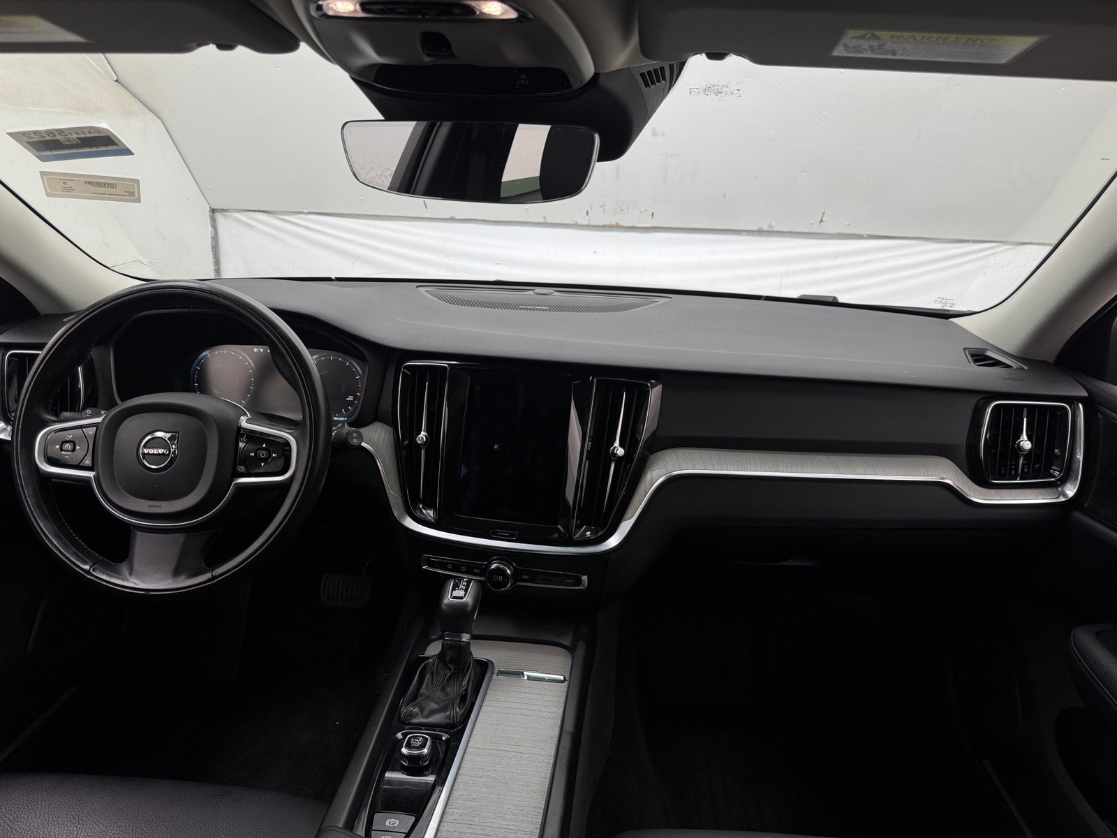 Thumbnail: 2022 Volvo V60 - 2