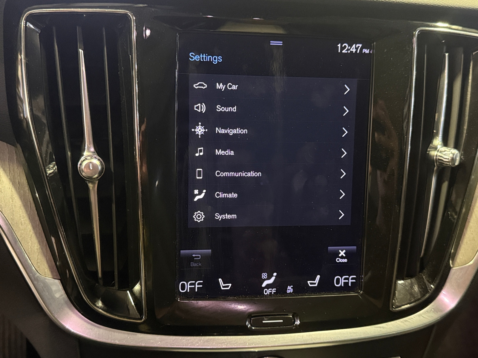 Thumbnail: 2022 Volvo V60 - 3