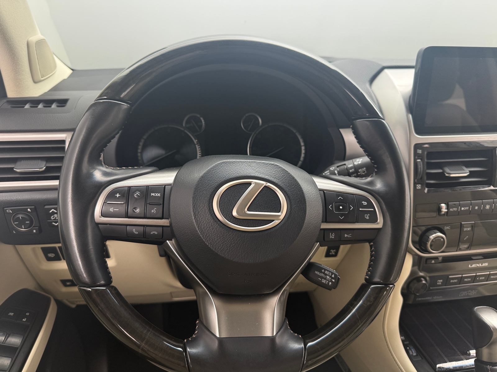 Thumbnail: 2022 Lexus GX - 4