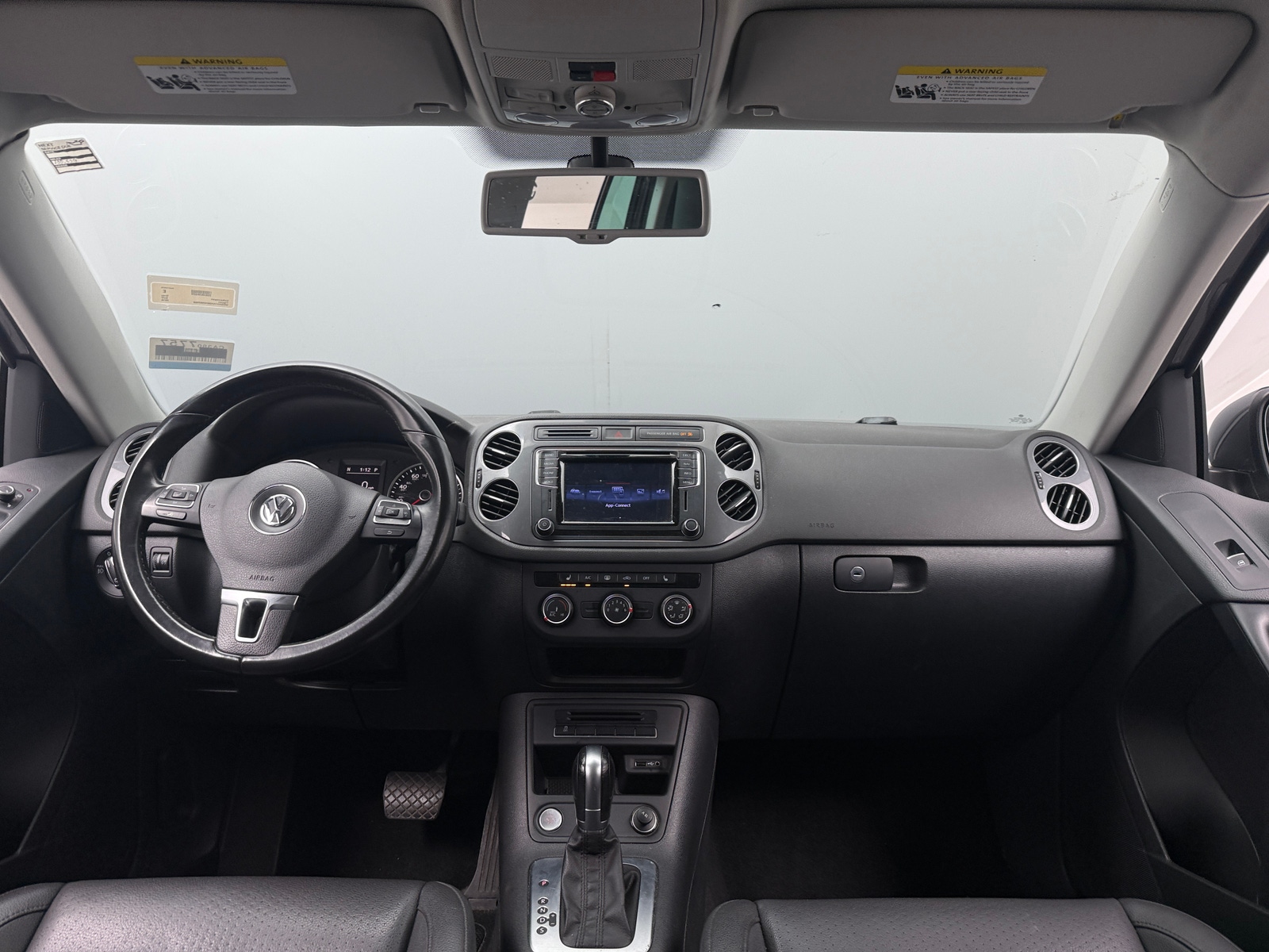 Thumbnail: 2016 Volkswagen Tiguan - 3