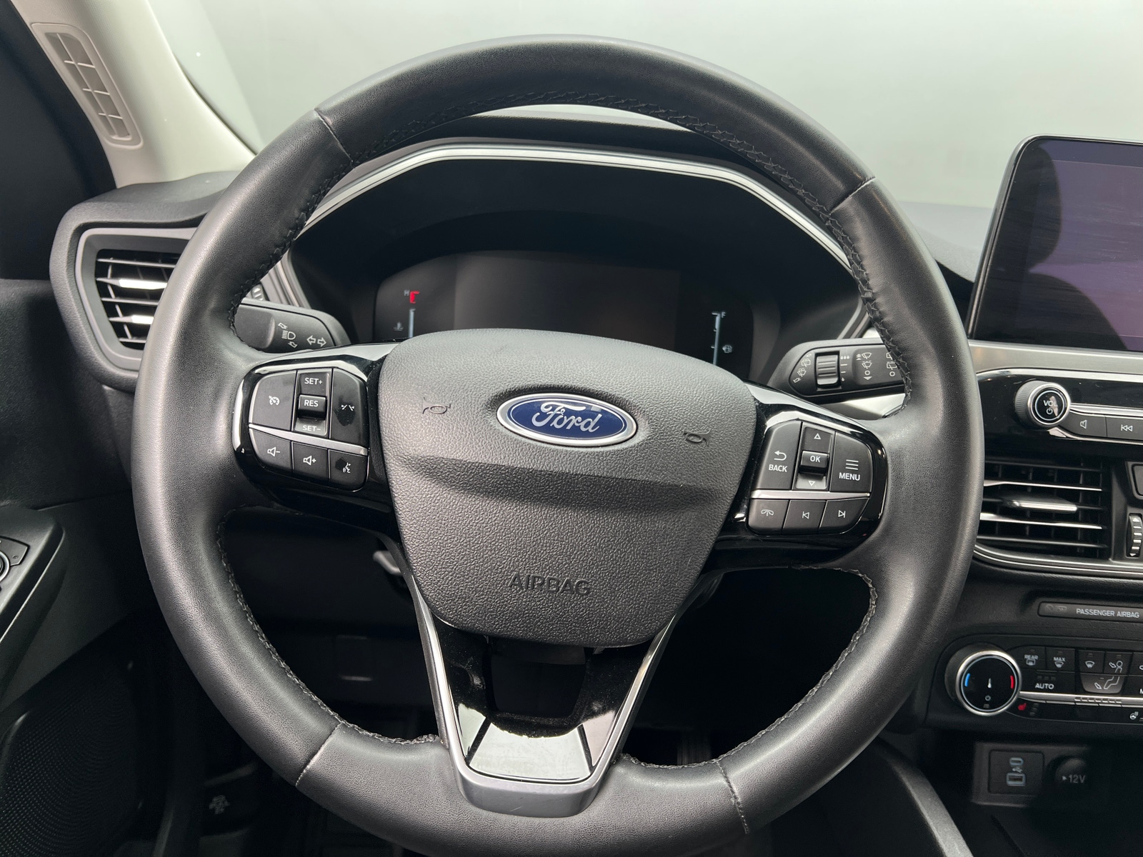 Thumbnail: 2023 Ford Escape - 5