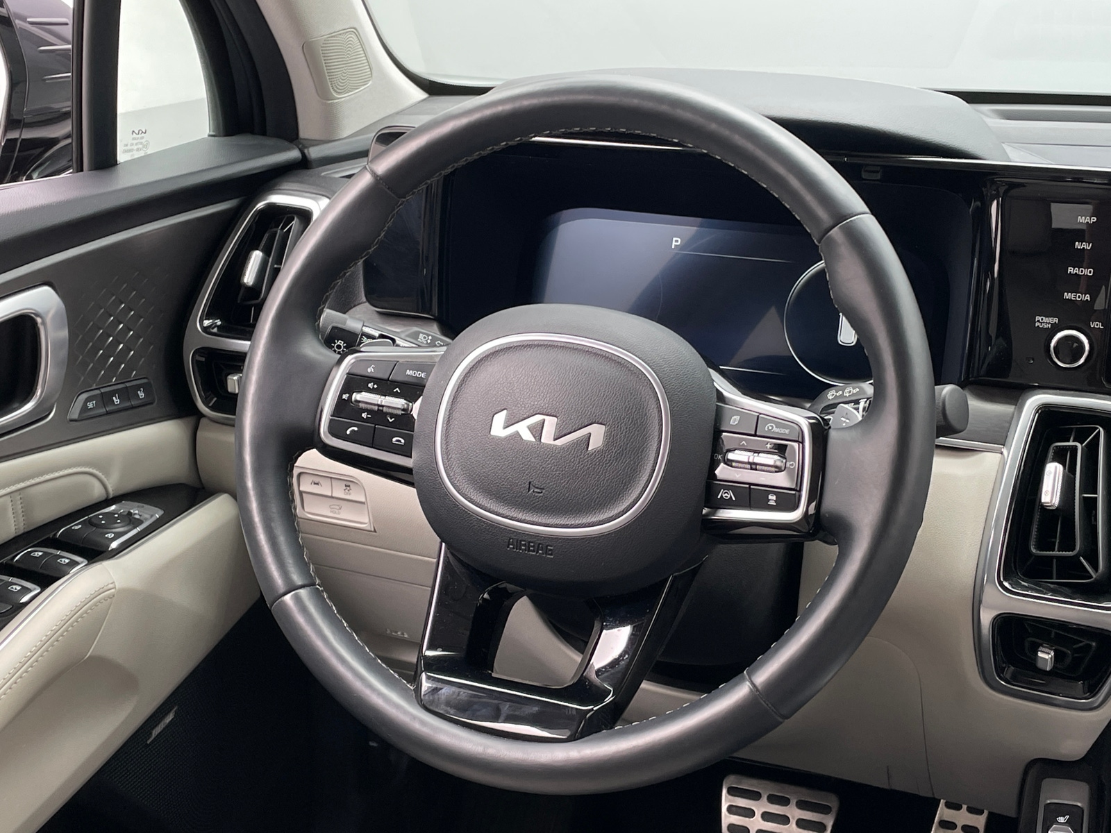 Thumbnail: 2024 Kia Sorento - 4