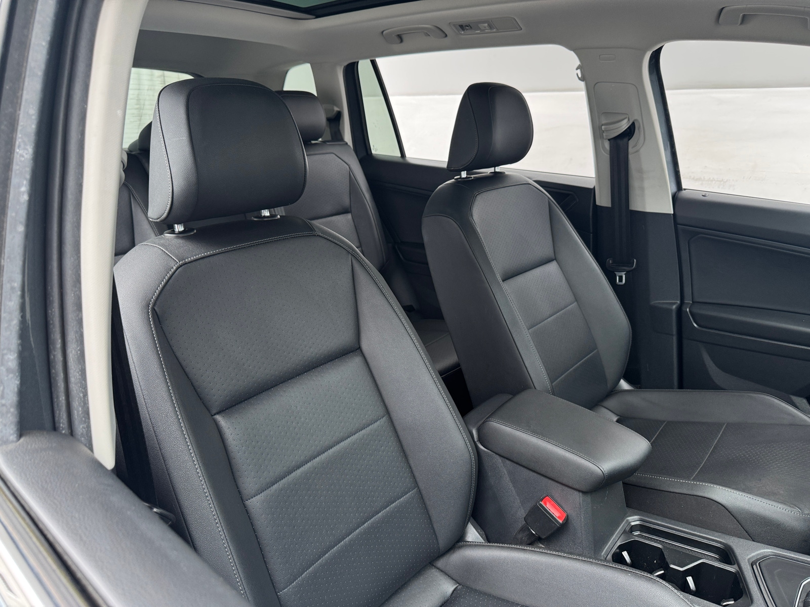 Thumbnail: 2020 Volkswagen Tiguan - 2