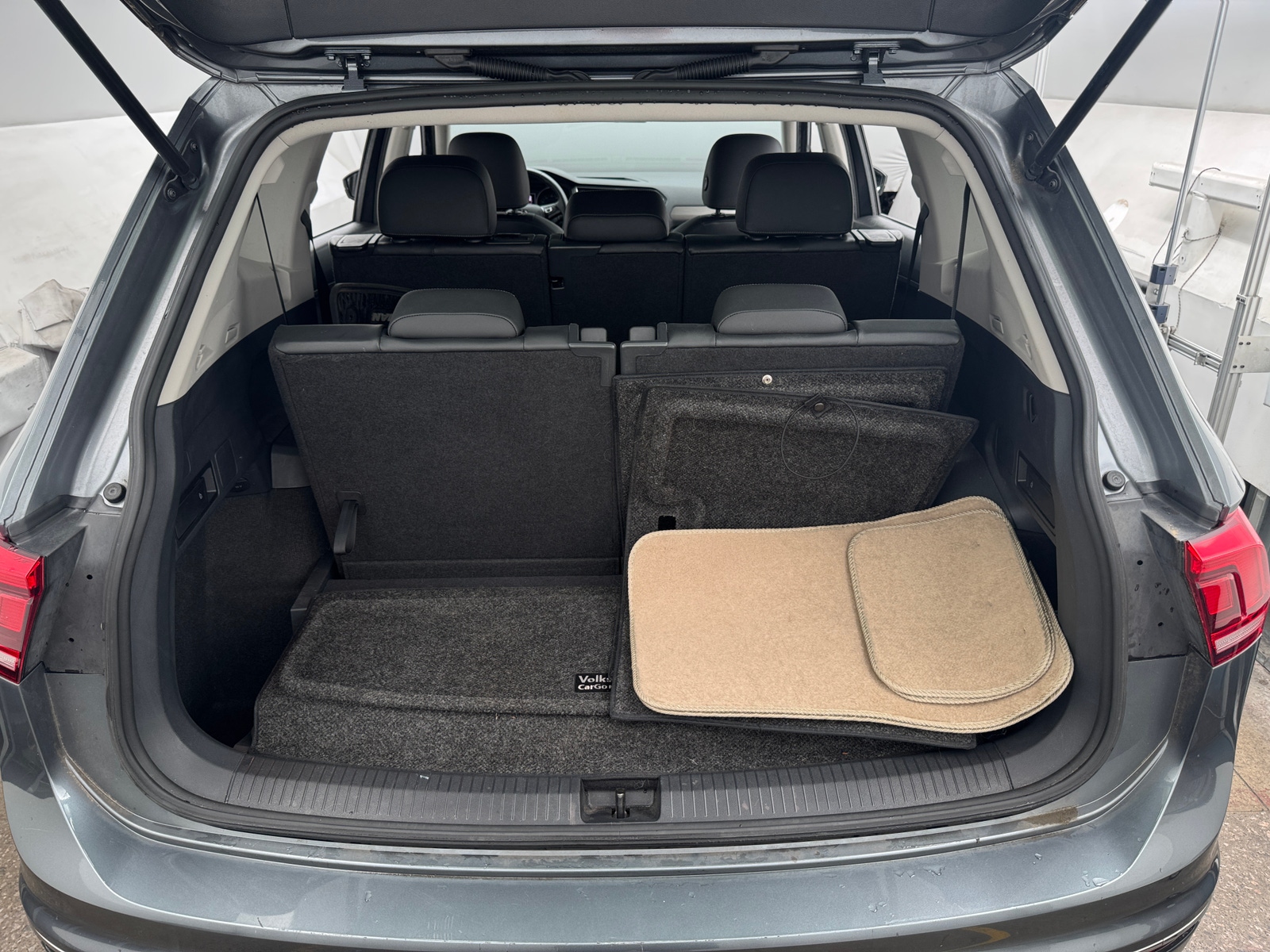 Thumbnail: 2020 Volkswagen Tiguan - 7