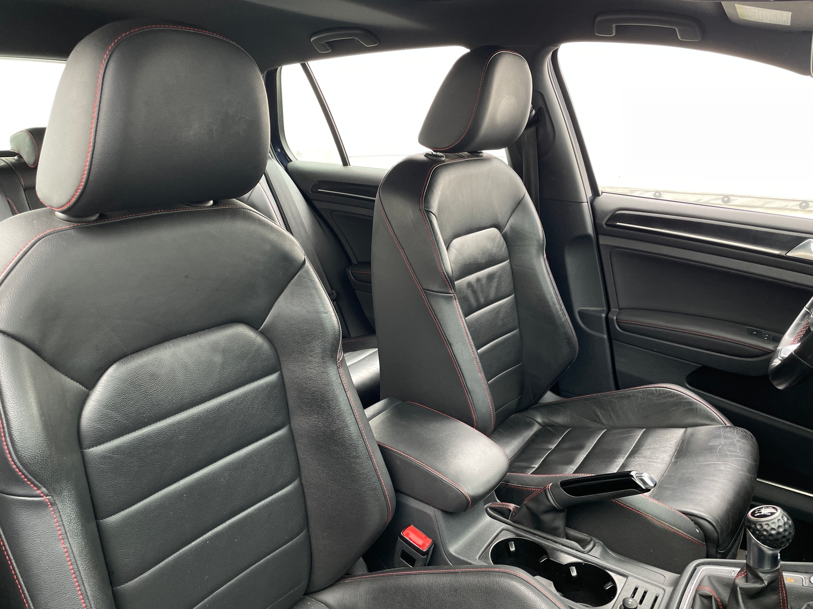 Thumbnail: 2016 Volkswagen Golf - 2