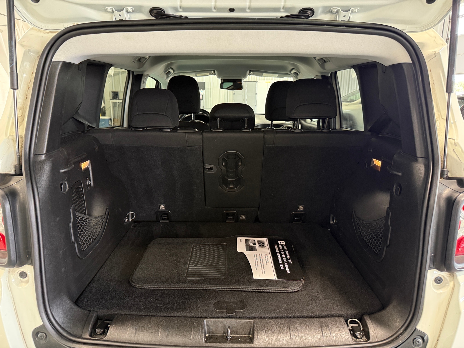 Thumbnail: 2017 Jeep Renegade - 7