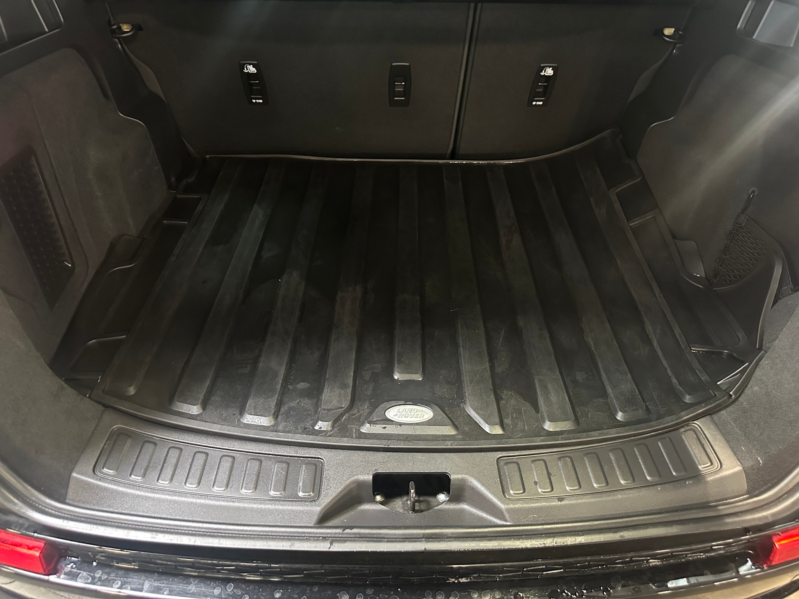 Thumbnail: 2024 Land Rover Discovery Sport - 6